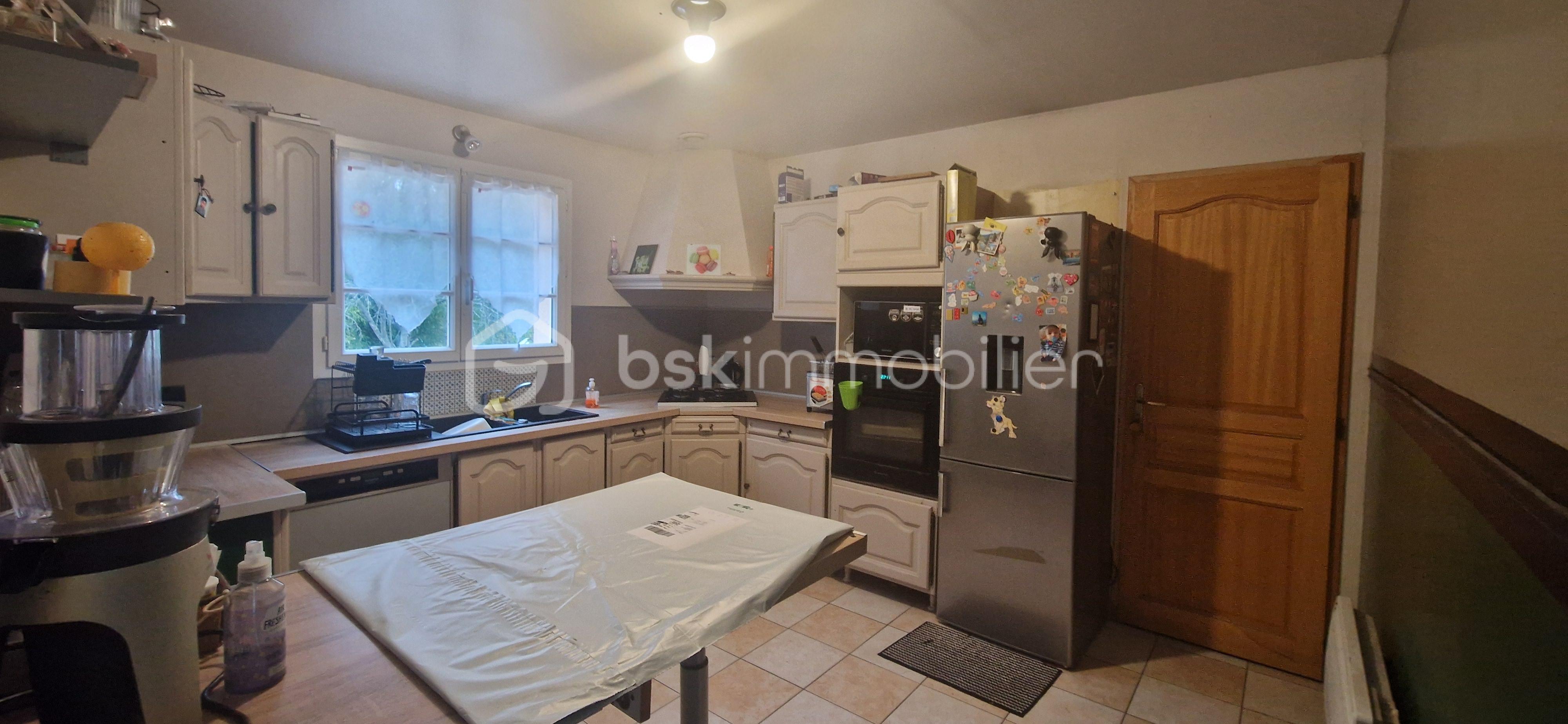 Maison traditionnelle de 142 m² - cuisine équipée aménagée.jpg