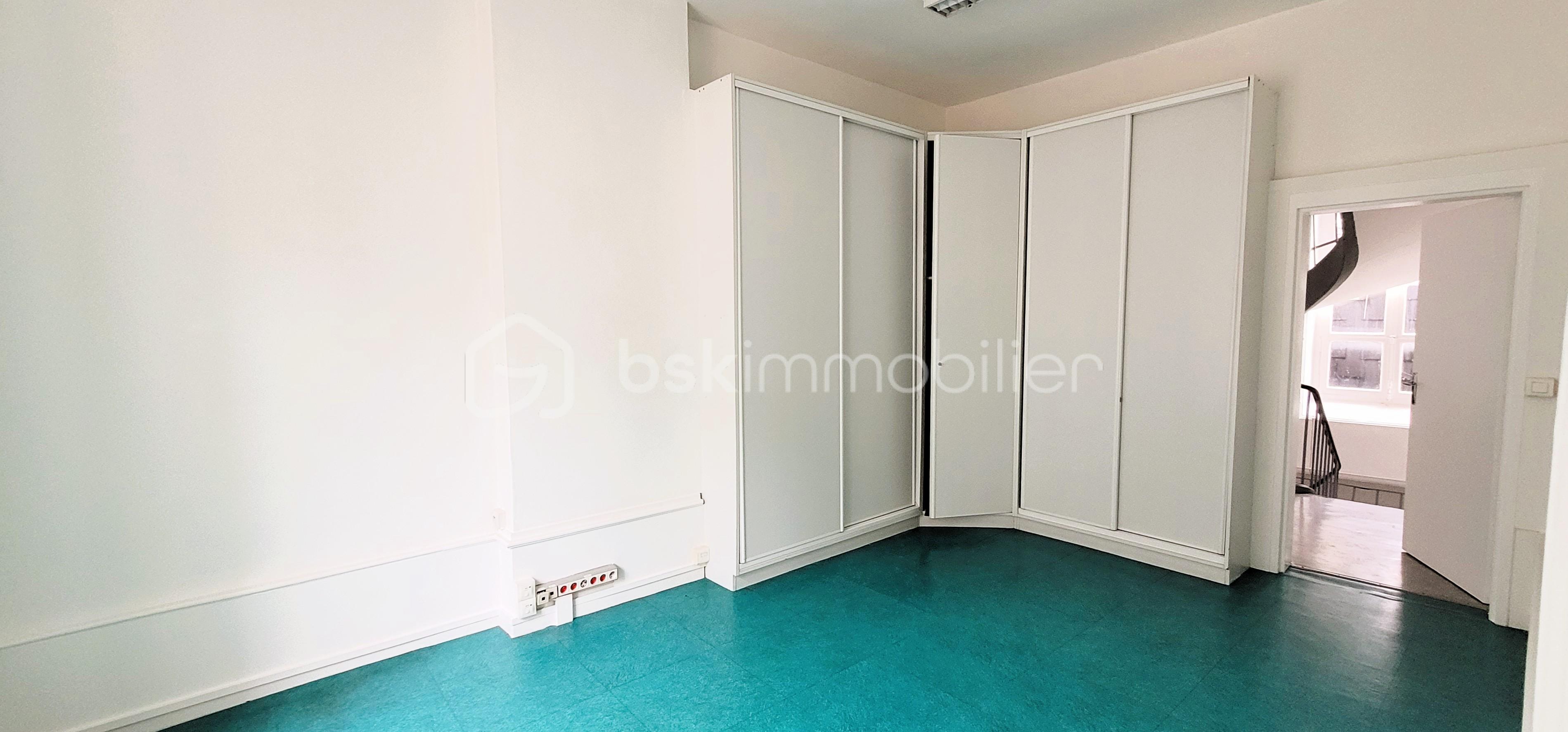 Immeuble de bureaux de 413 m² - 20260127_140854b.jpg