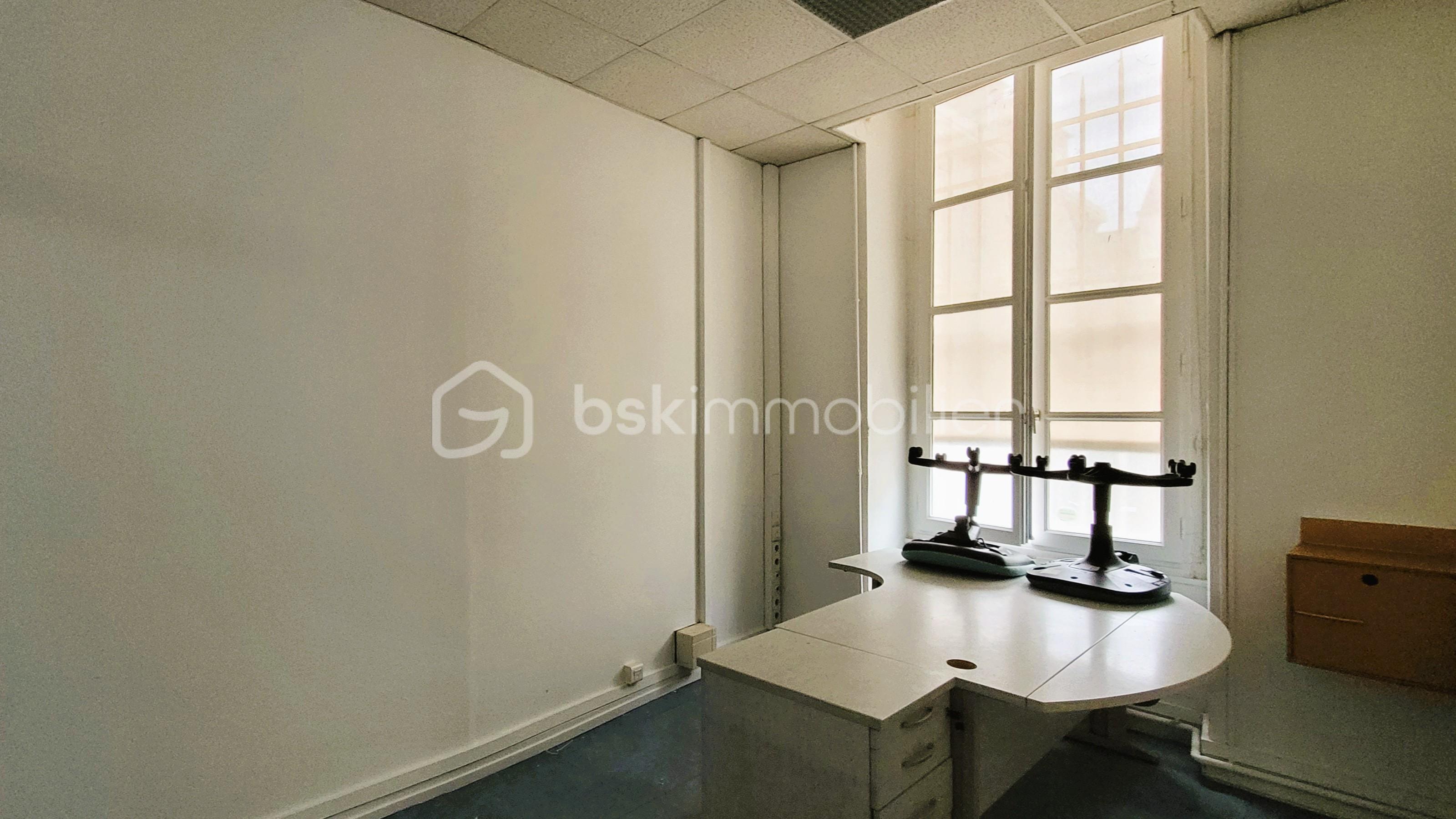 Immeuble de bureaux de 413 m² - 20260127_135759b.jpg