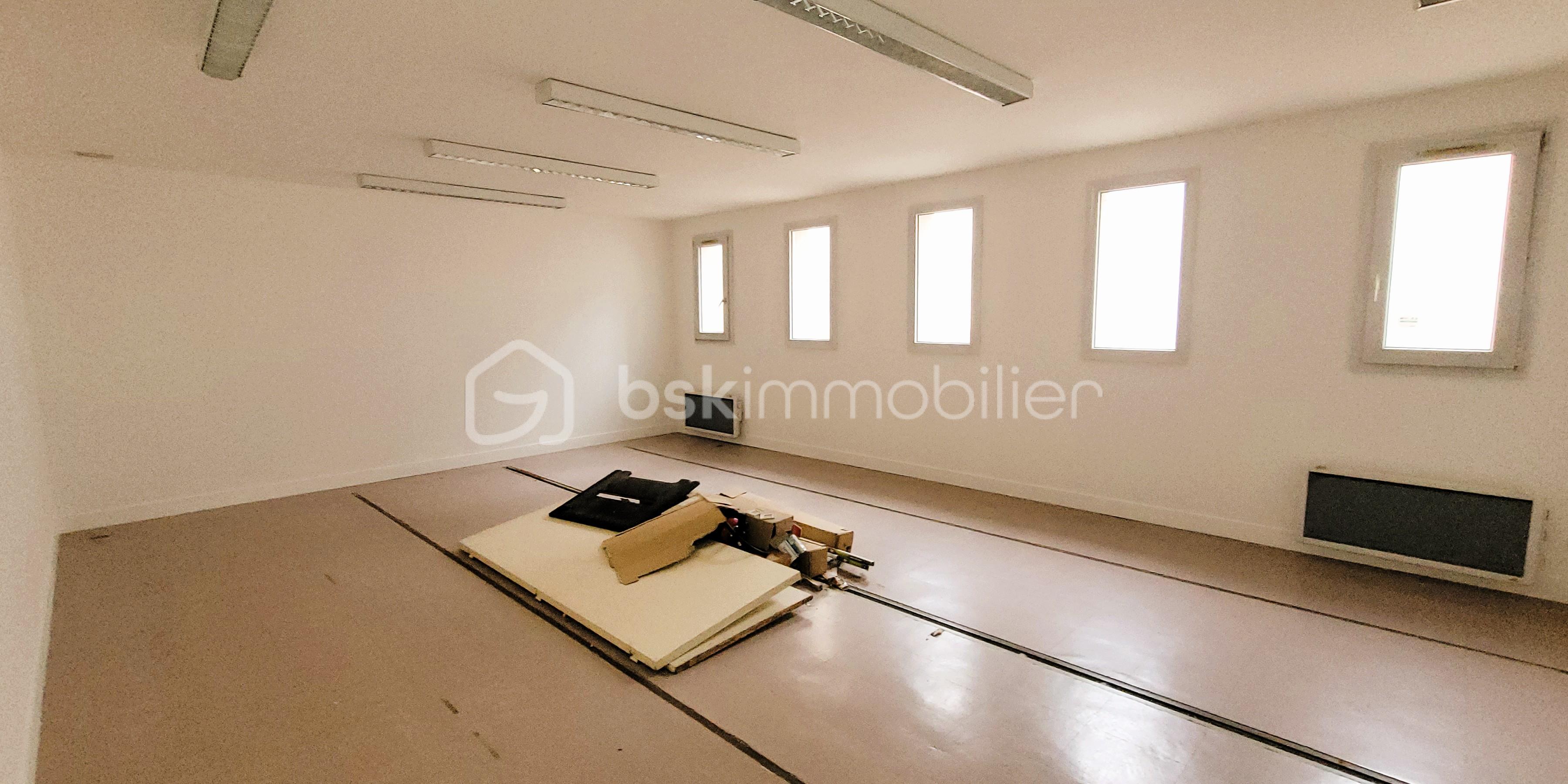 Immeuble de bureaux de 413 m² - 20260127_140016b.jpg