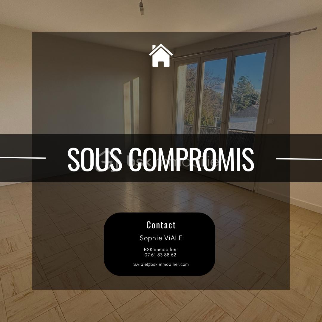 Appartement de 44,77 m² - Post Instagram Immobilier Minimaliste sombre.PNG