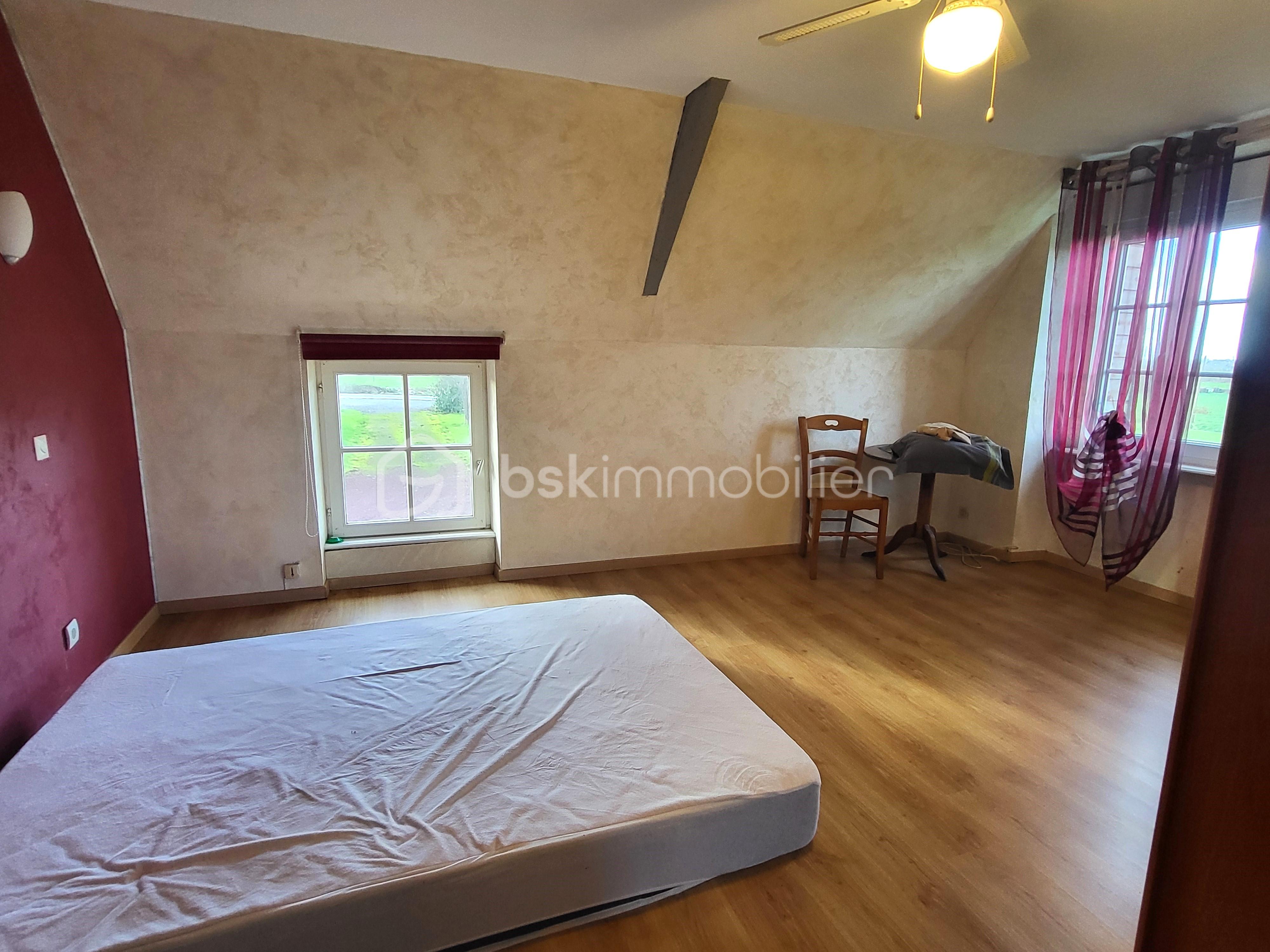 Maison de 120 m² - chambre du haut 1.jpg