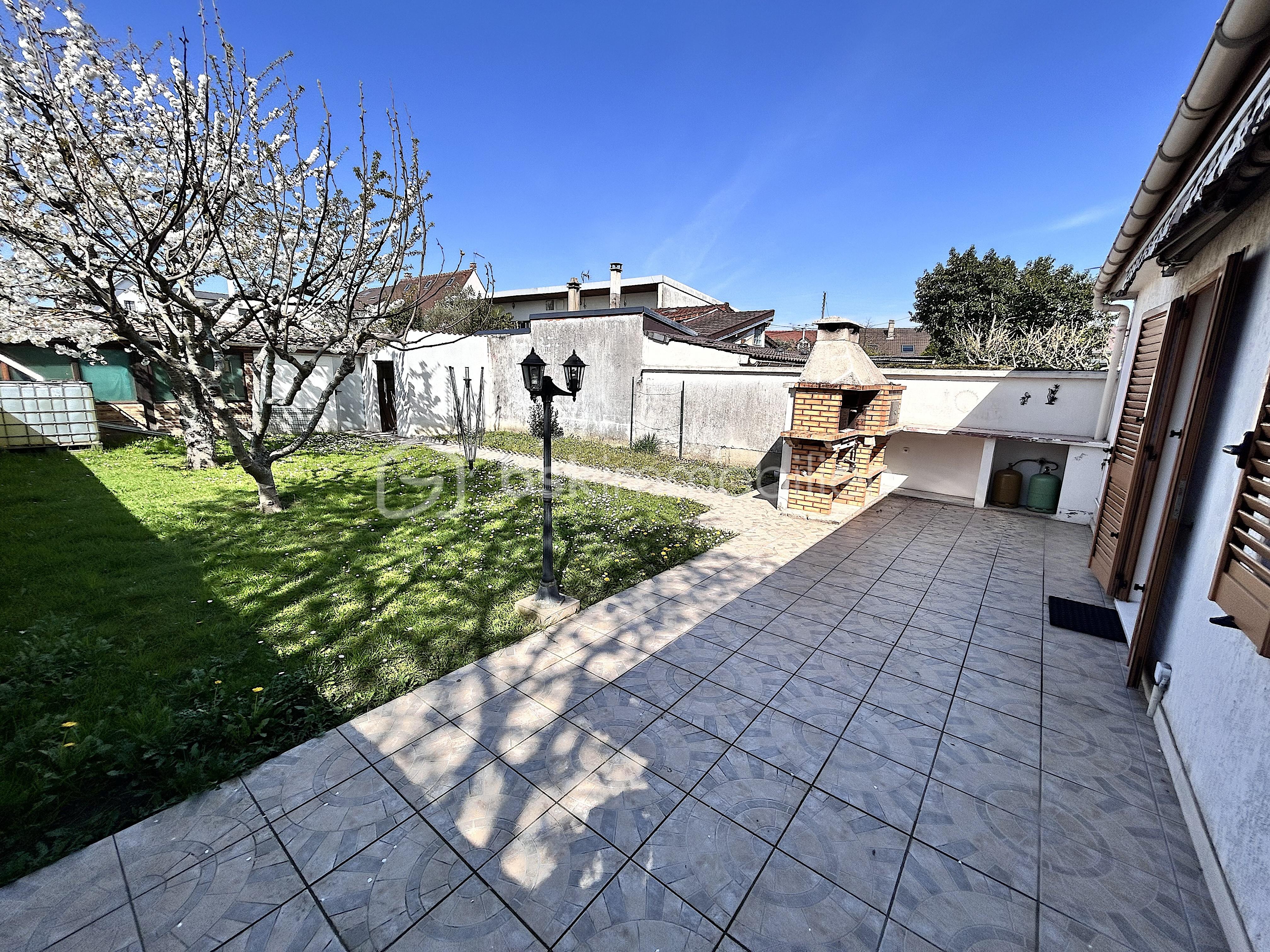 Maison de 100 m² - terrasse.jpg