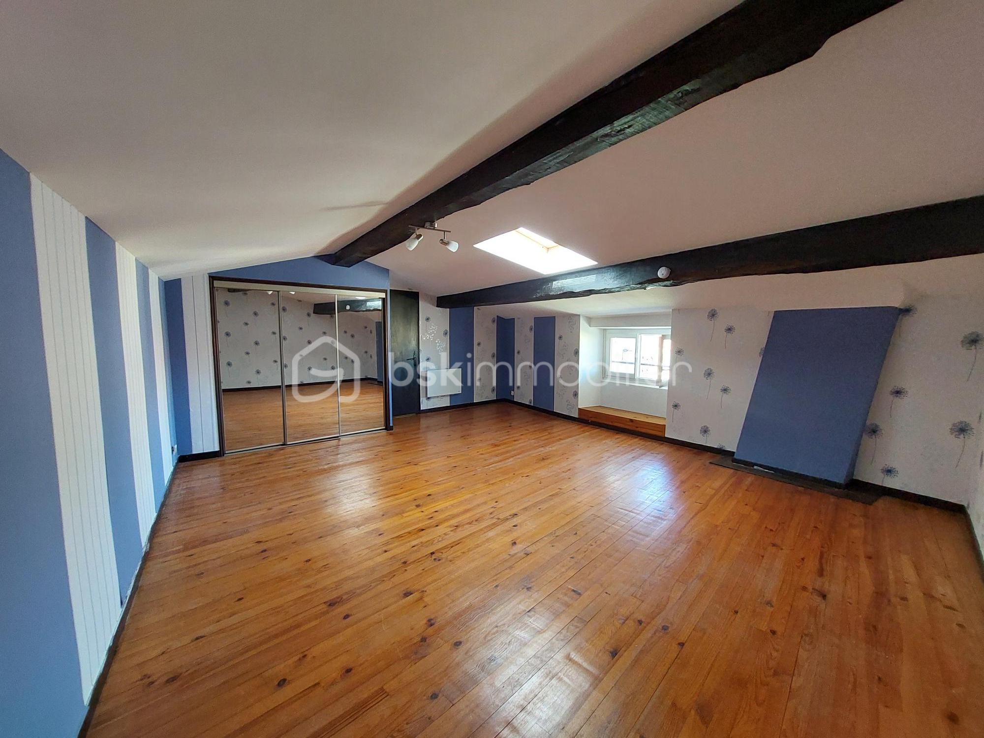chambre bleue etage comble verniolle.jpg