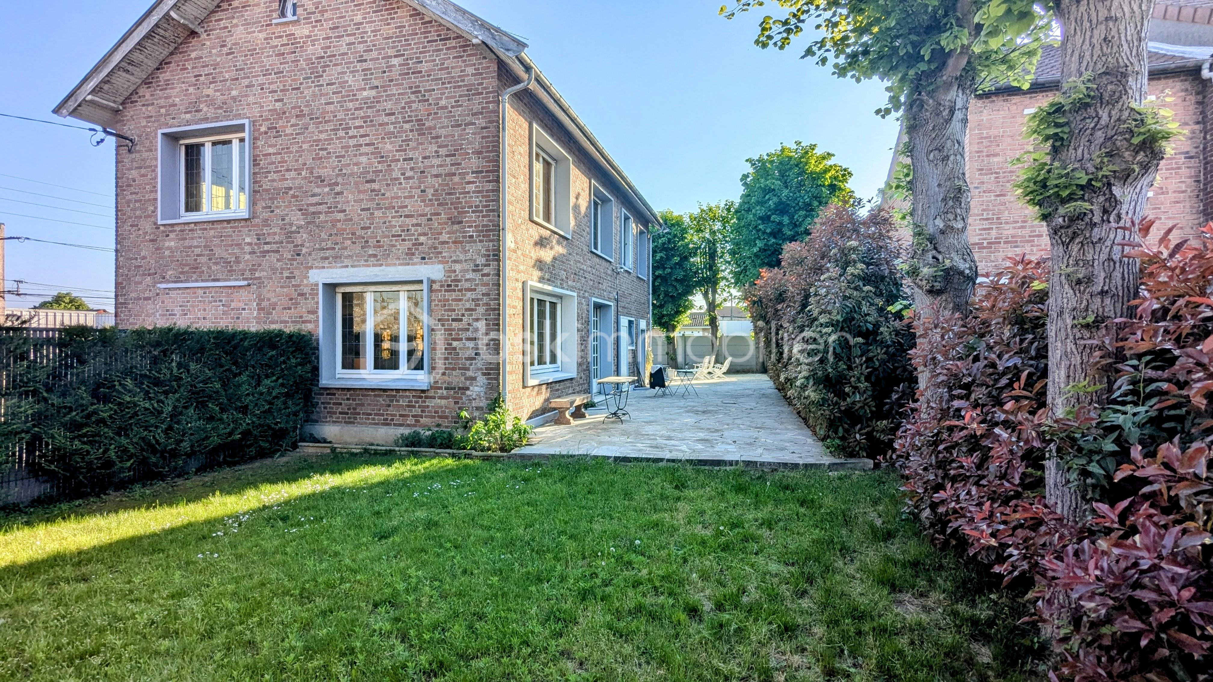 Maison de maitre de 144 m² - PXL_20250429_165131919.MP~2.jpg