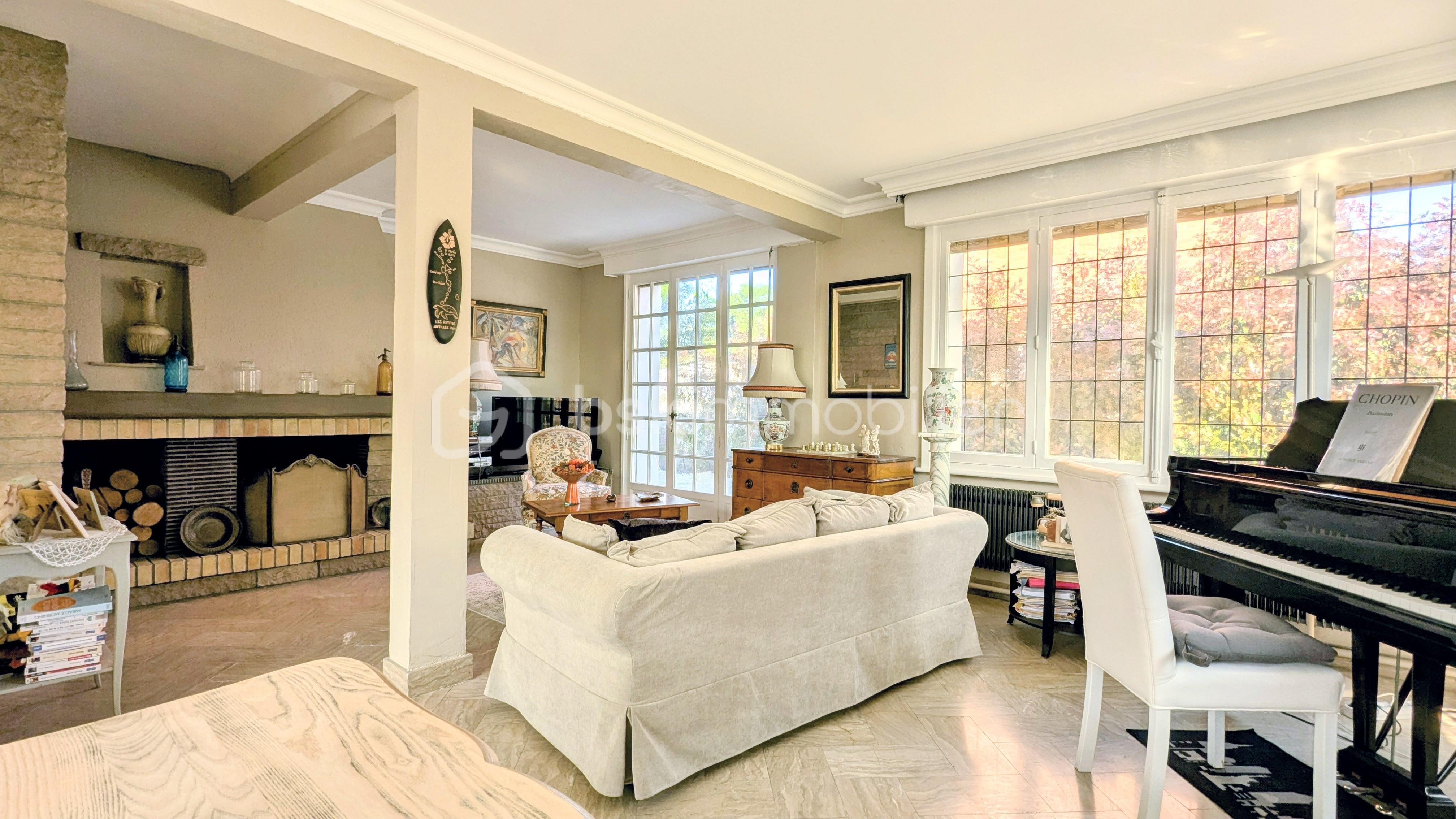 Maison de maitre de 144 m² - PXL_20250429_081924252.MP~2.jpg