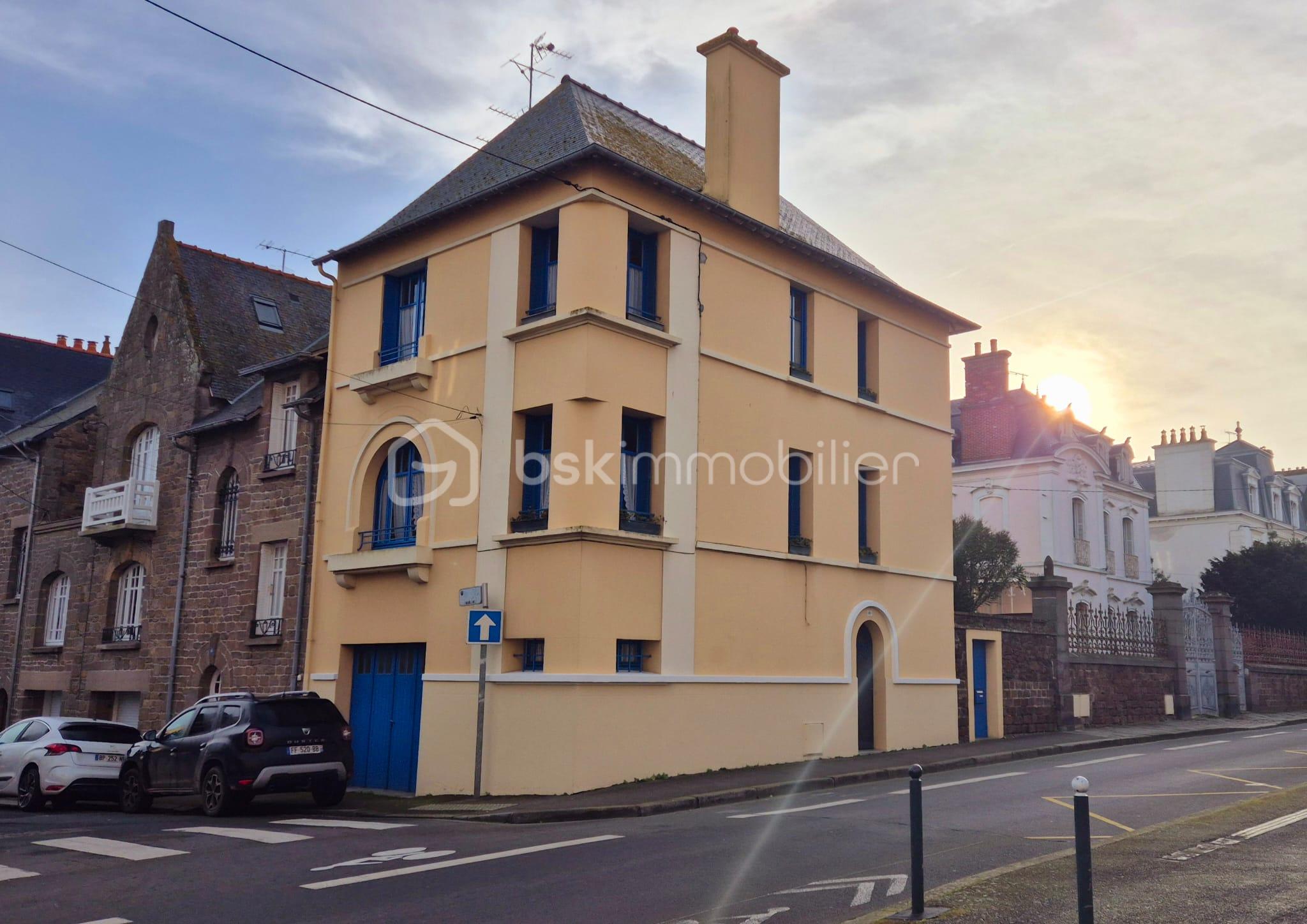 Maison de ville de 136 m² - WhatsApp Image 2025-02-10 à 19.21.32_23727541.jpg
