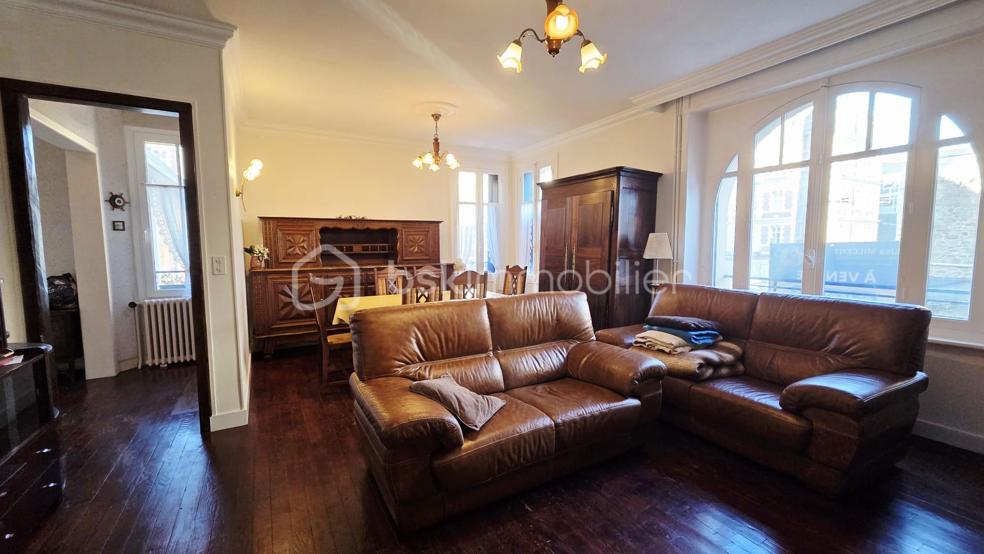 Maison de ville de 136 m² - WhatsApp Image 2025-12-03 à 22.09.42_a9e89c7f.jpg