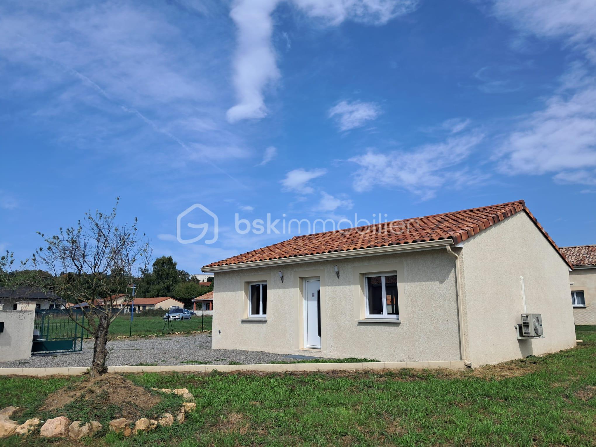 Maison traditionnelle de 76 m² - WhatsApp Image 2025-09-07 à 13.47.02_88429e61.jpg