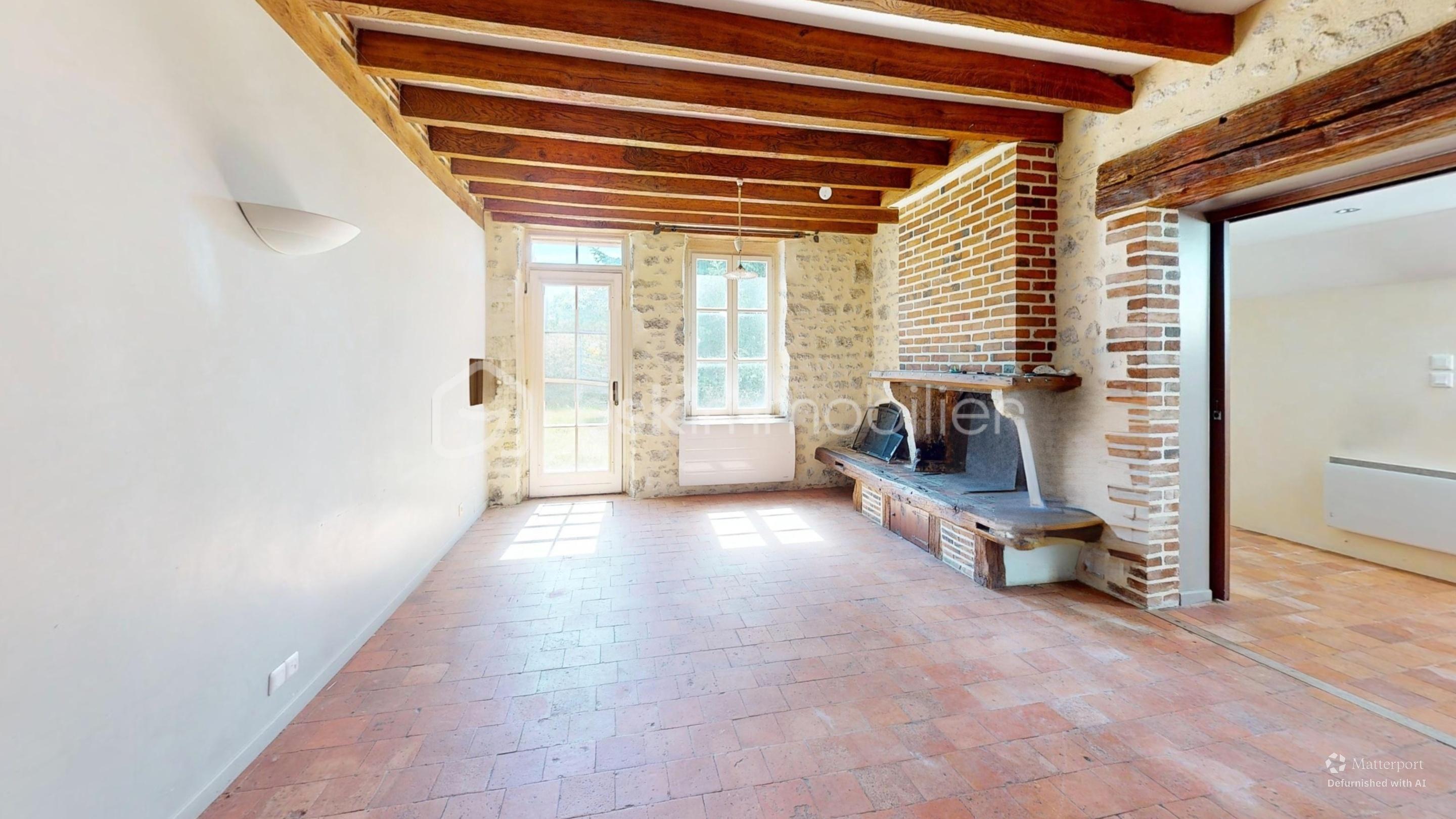 Maison de 154 m² - Vitry-Living-Room-Defurnished 2.jpg