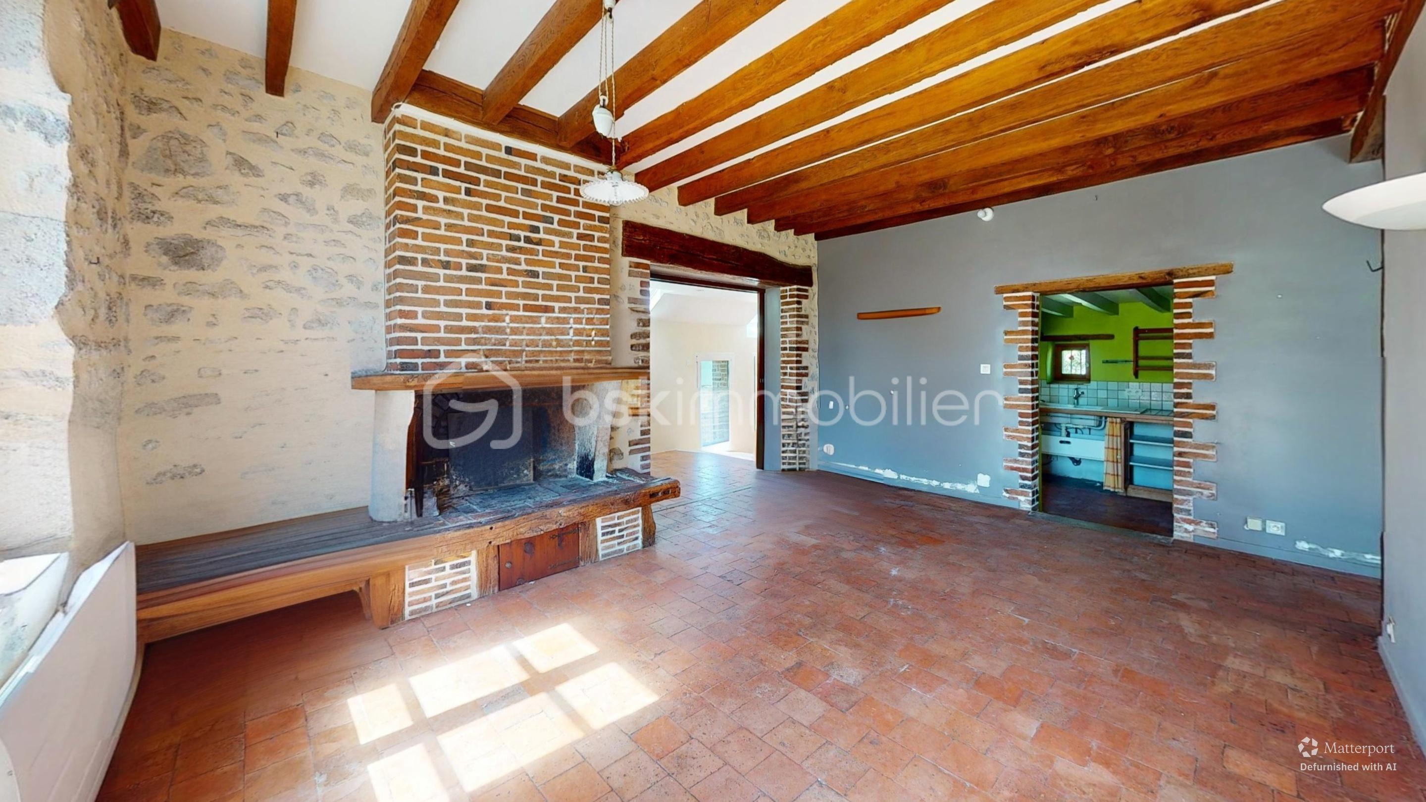 Maison de 154 m² - Vitry-Living-Room-Defurnished 3.jpg