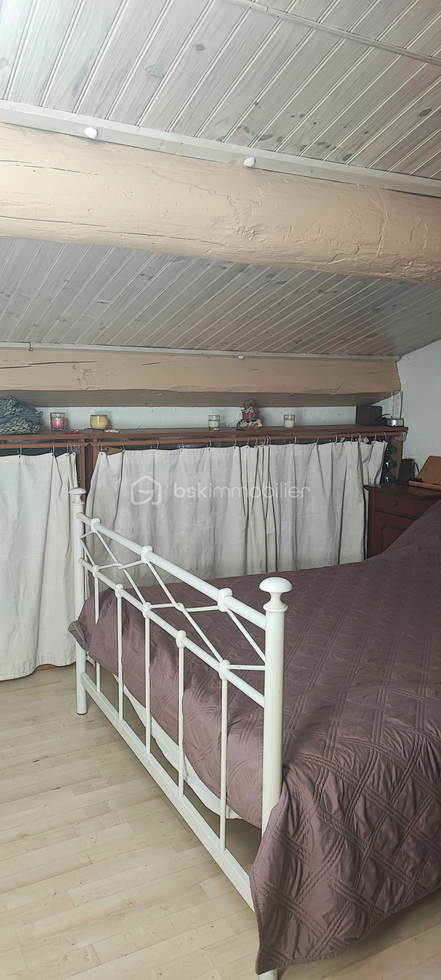 Appartement de 48 m² - lafontaine chambre.jpg