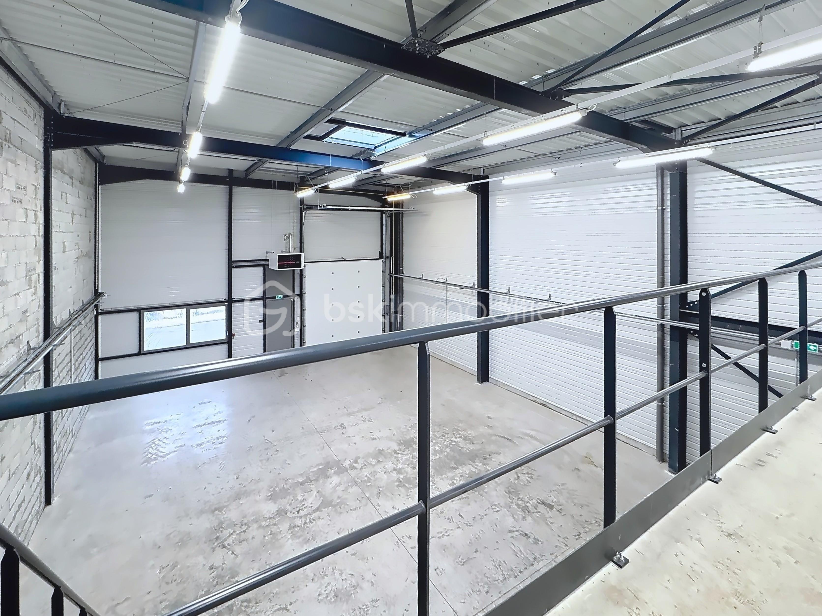 Local d'activités de 341 m² - local-domene-mr-garcier_00006.jpeg