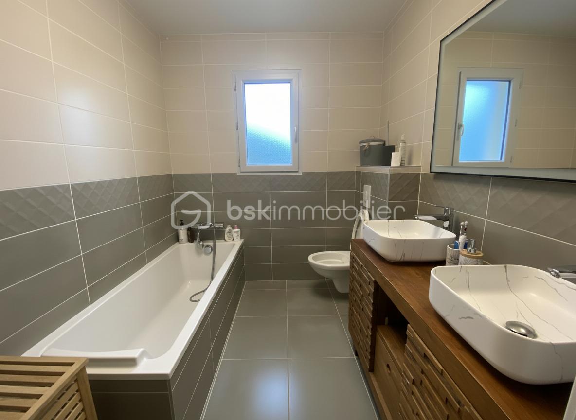 Maison de 125 m² - SALLE DE BAIN.jpg