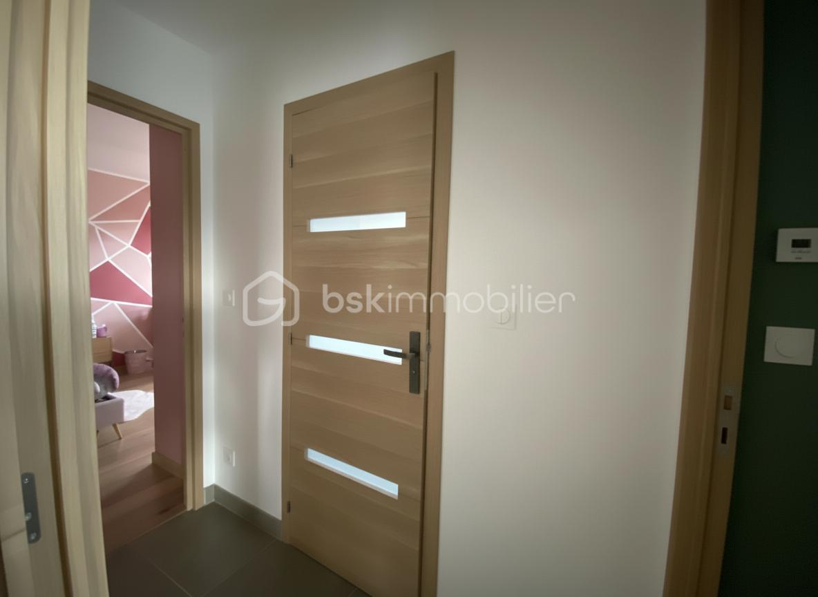 Maison de 125 m² - Dégagement vers chambre et SDB.jpg