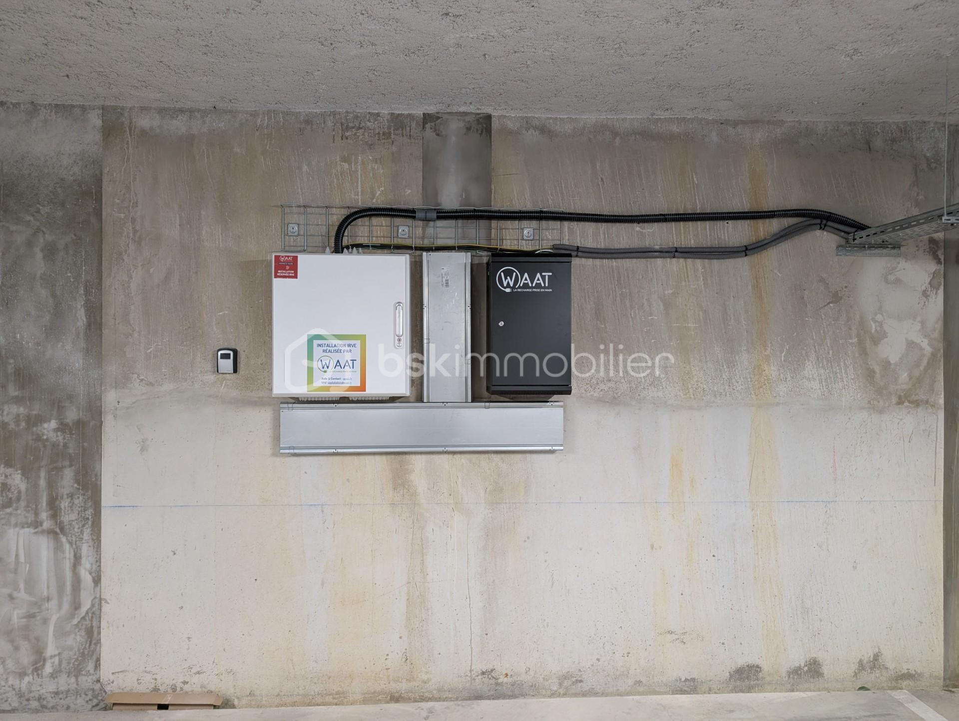 Appartement de 58 m² - Borne électrique sous-sol.jpg