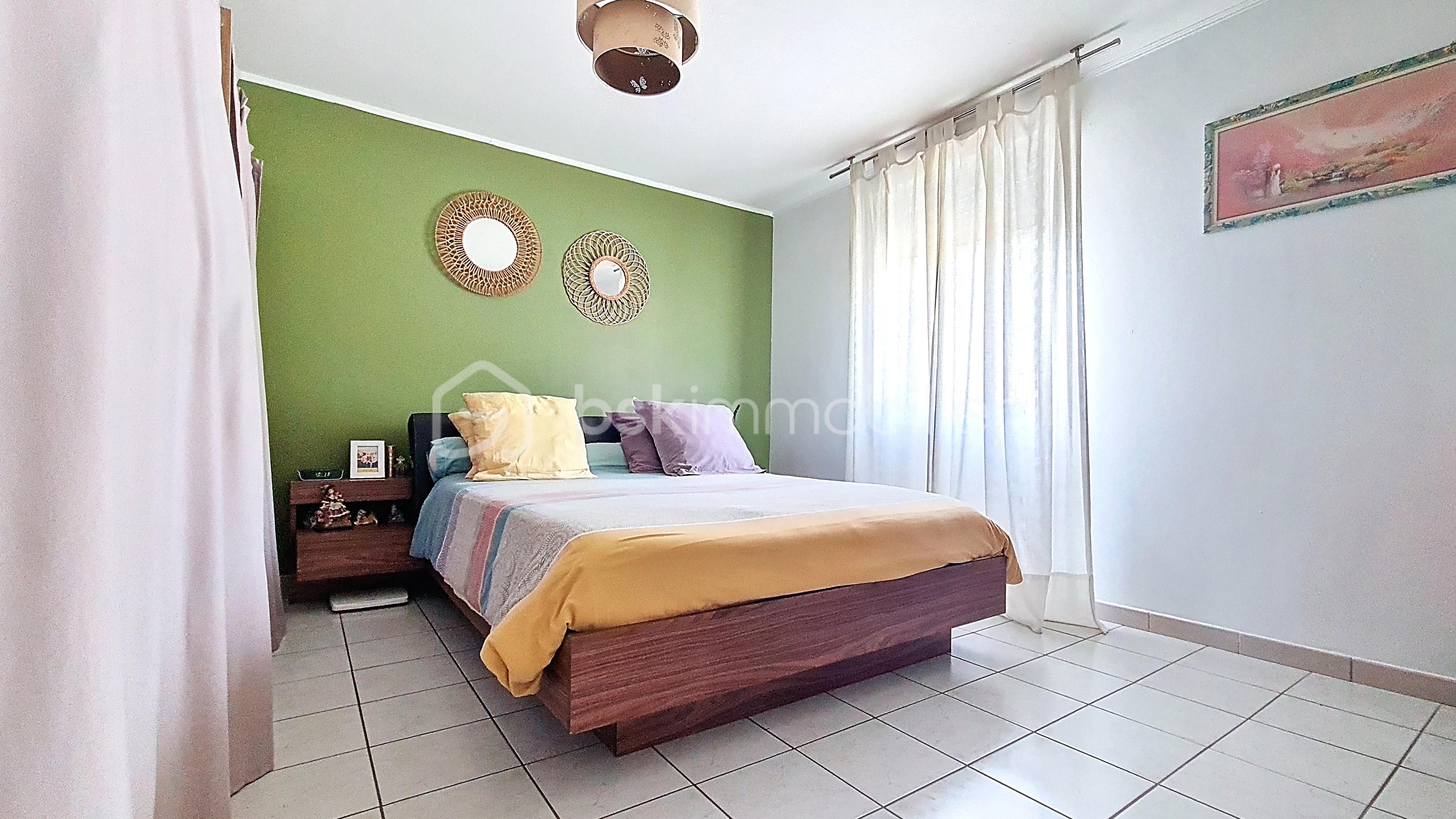 Villa de 90 m² - chbre1 ret.jpg