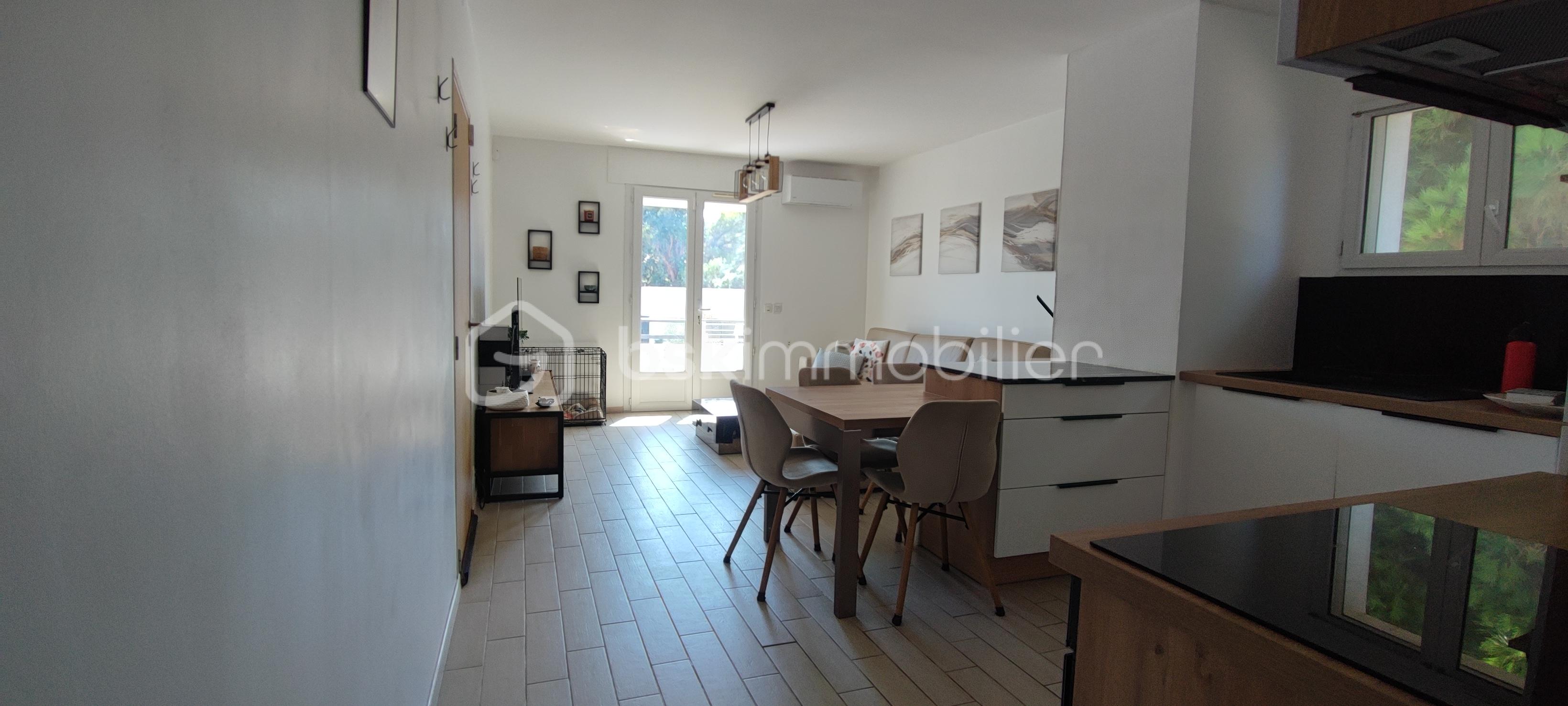 Appartement de 38 m² - congoras salon pano 2.jpg