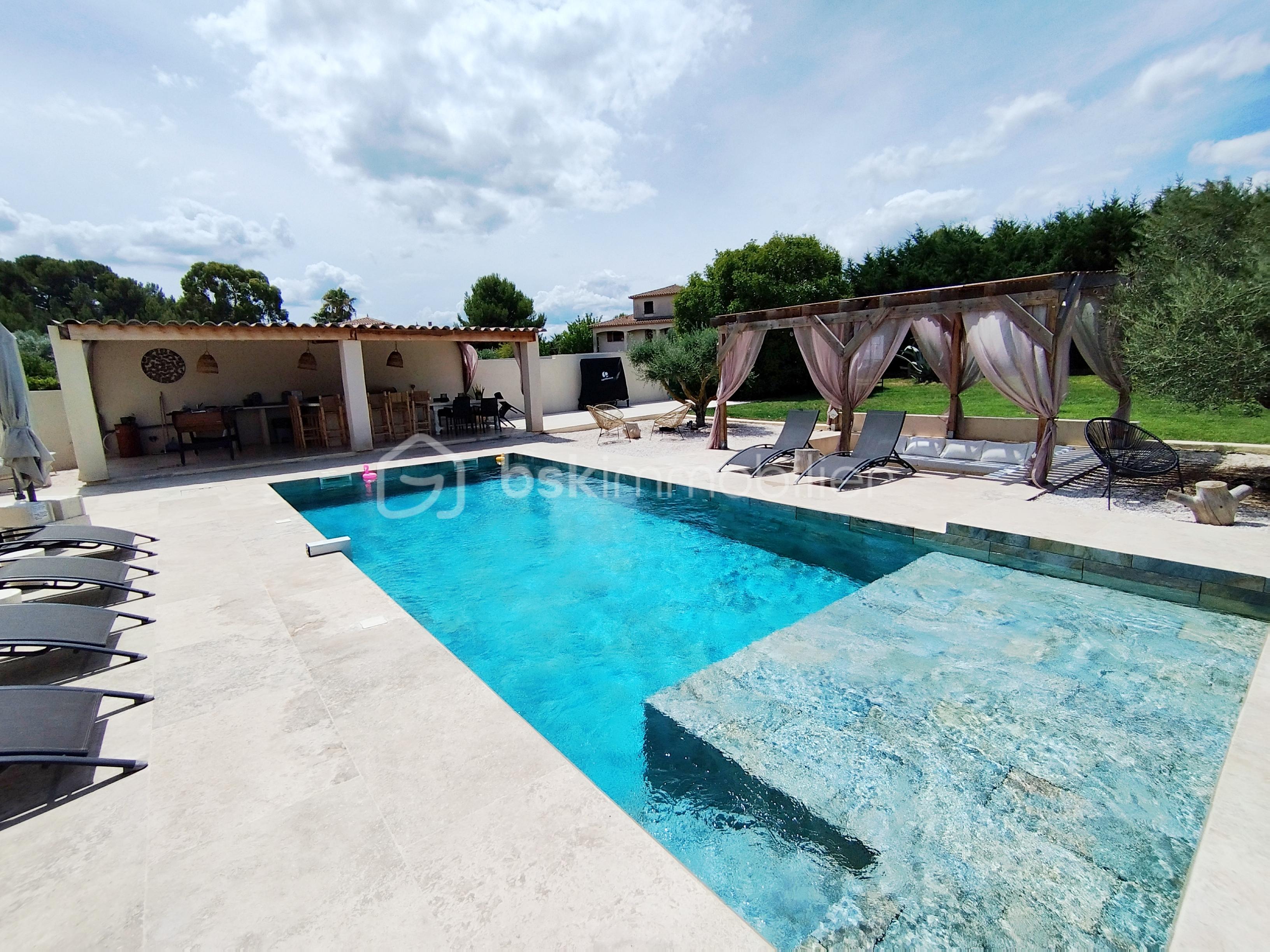 Maison de 219 m² - 1753429109923.jpg