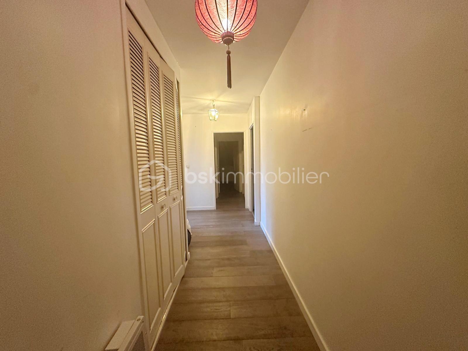 Appartement de 86,94 m² - 1_entree.jpg