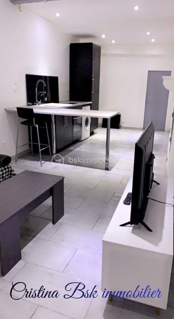 Immeuble de 144 m² - T2 au 2 eme ETG.jpg