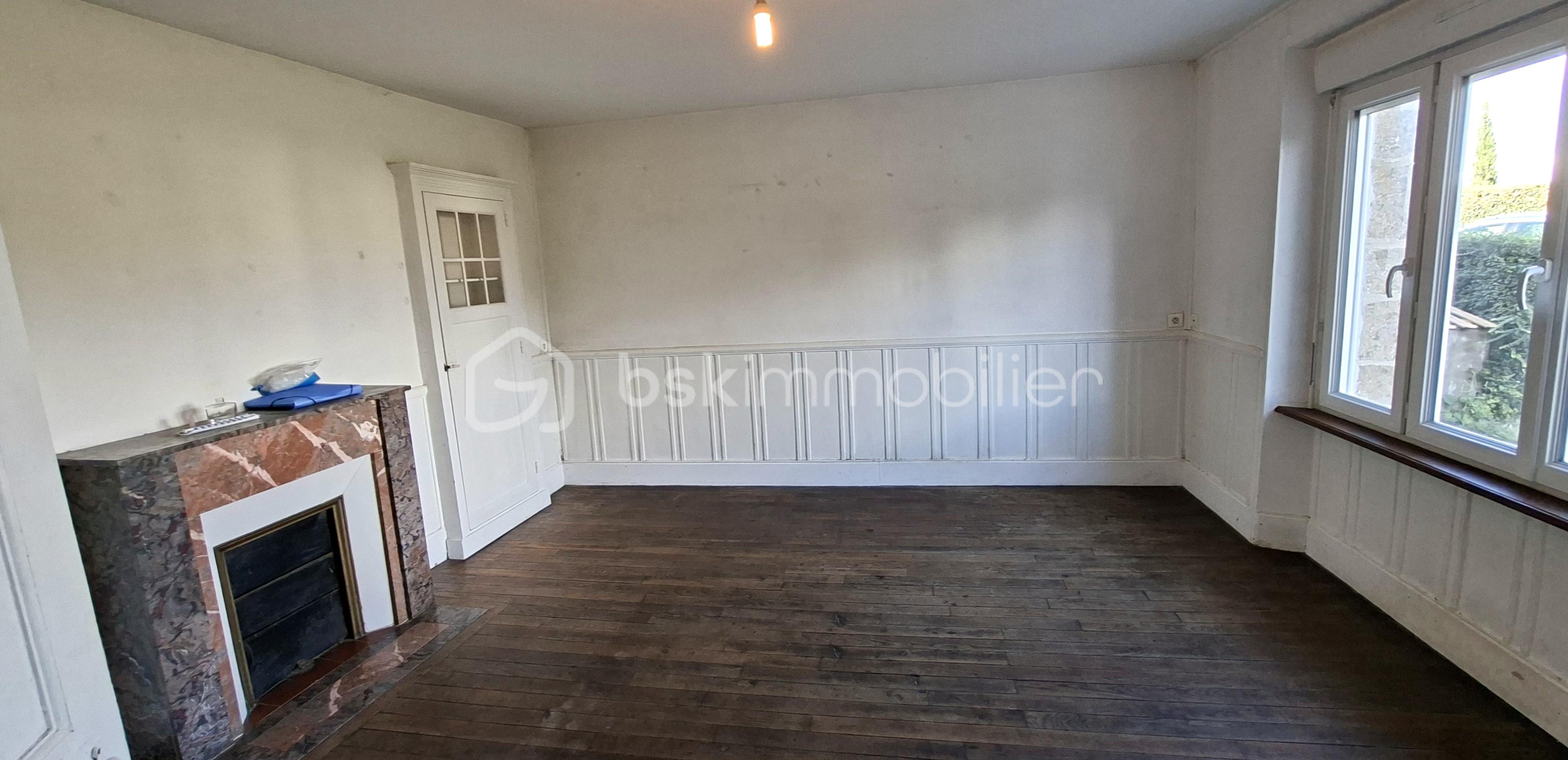 Maison en pierre de 112 m² - CHUBERRE salle 1.jpg