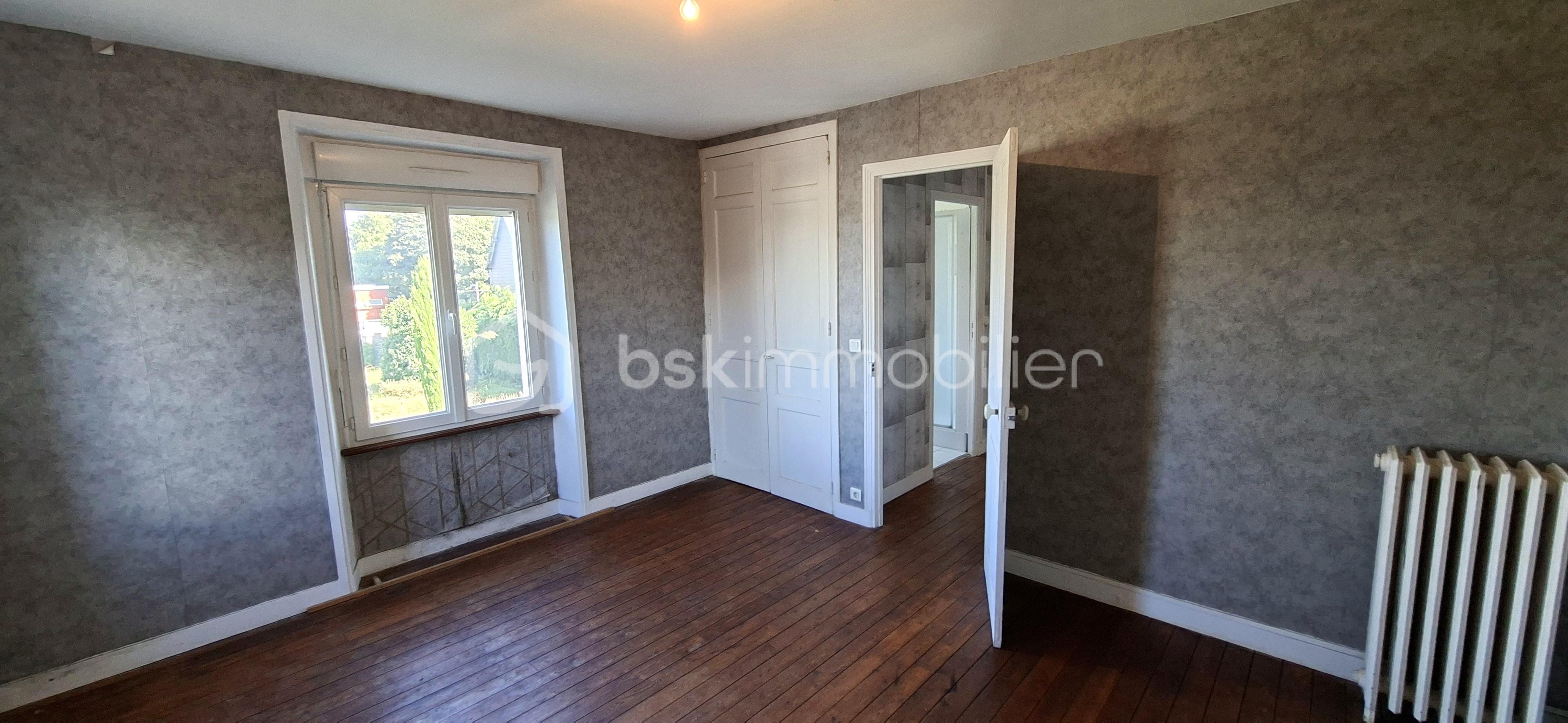 Maison en pierre de 112 m² - CHUBERRE chambre étage 2 2.jpg