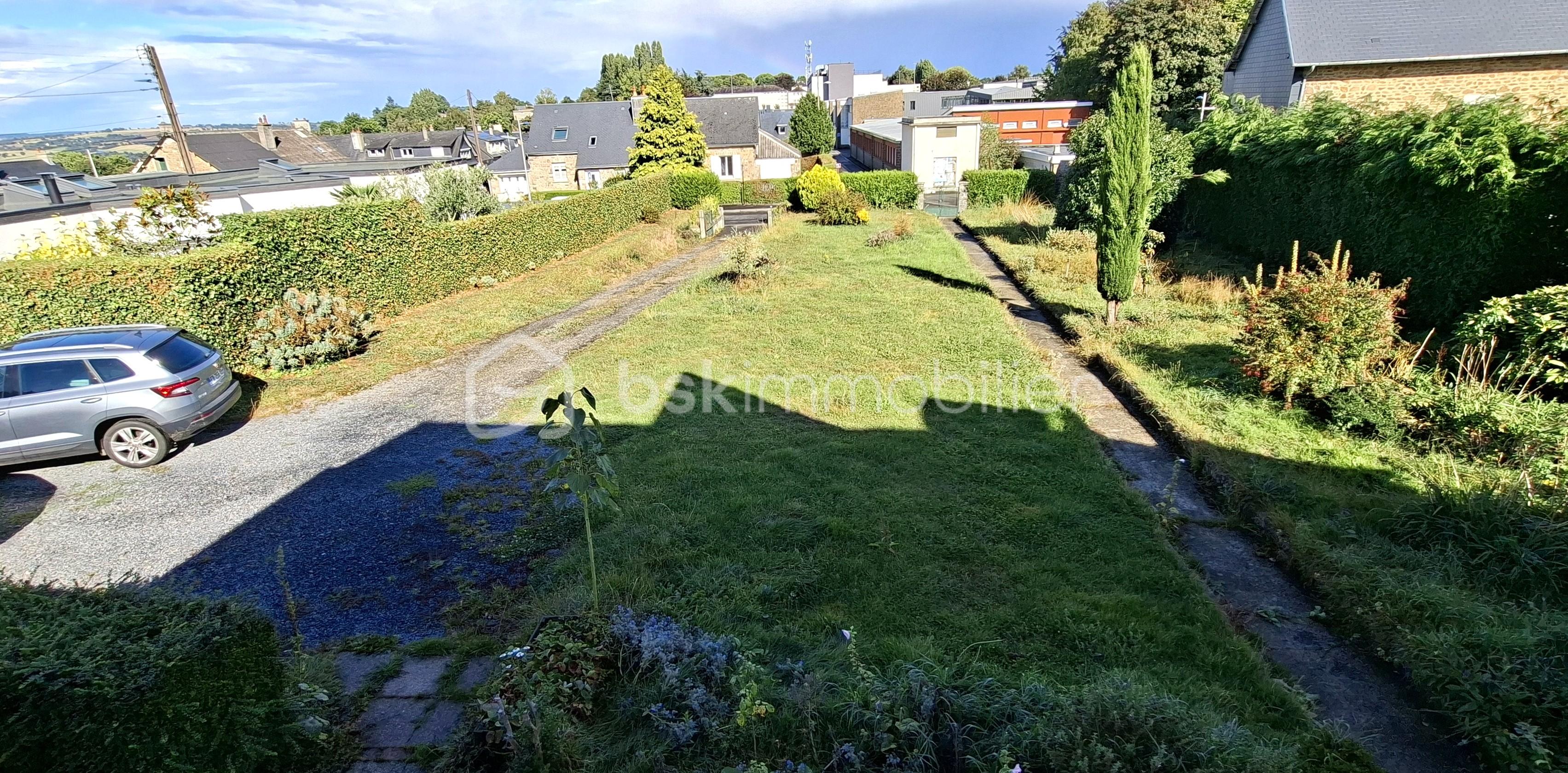 Maison en pierre de 112 m² - CHUBERRE terrain avant ple pris de l'étage.jpg