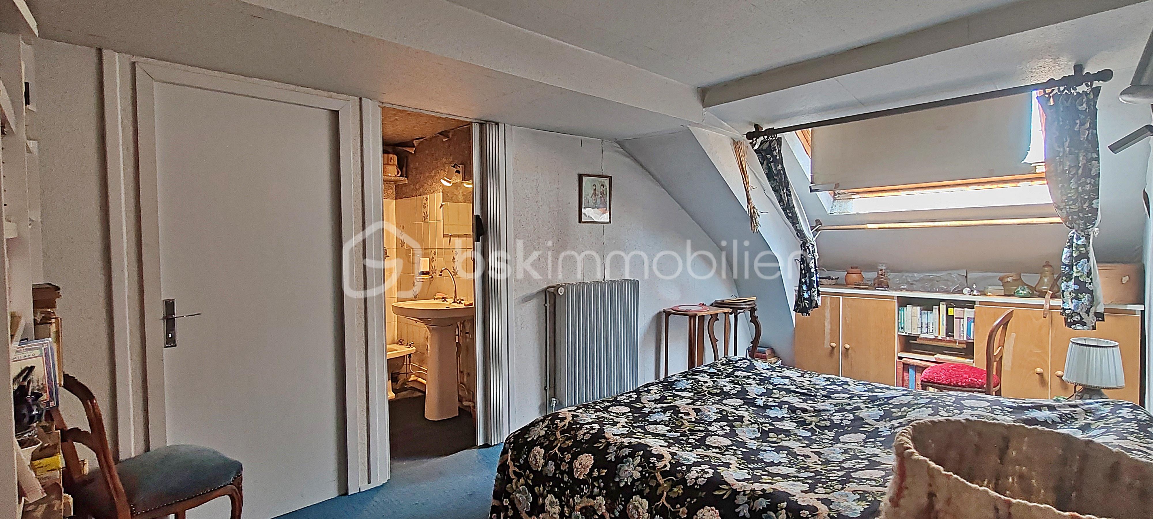 Immeuble mixte de 198 m² - CHBE COMBLES.jpg