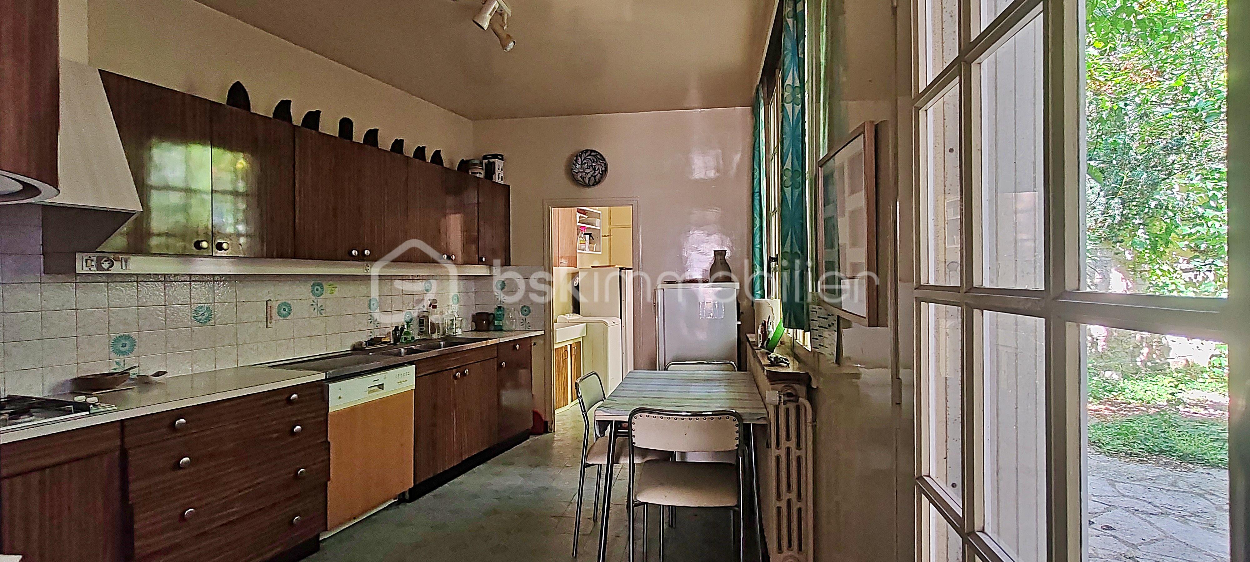 Immeuble mixte de 198 m² - CUISINE.jpg