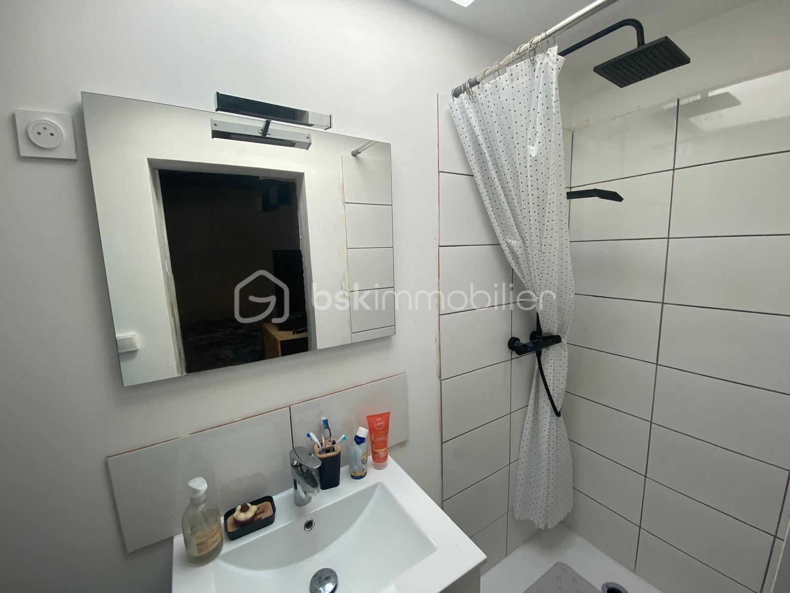 Maison traditionnelle de 50,58 m² - IMG-20250919-WA0004.jpg