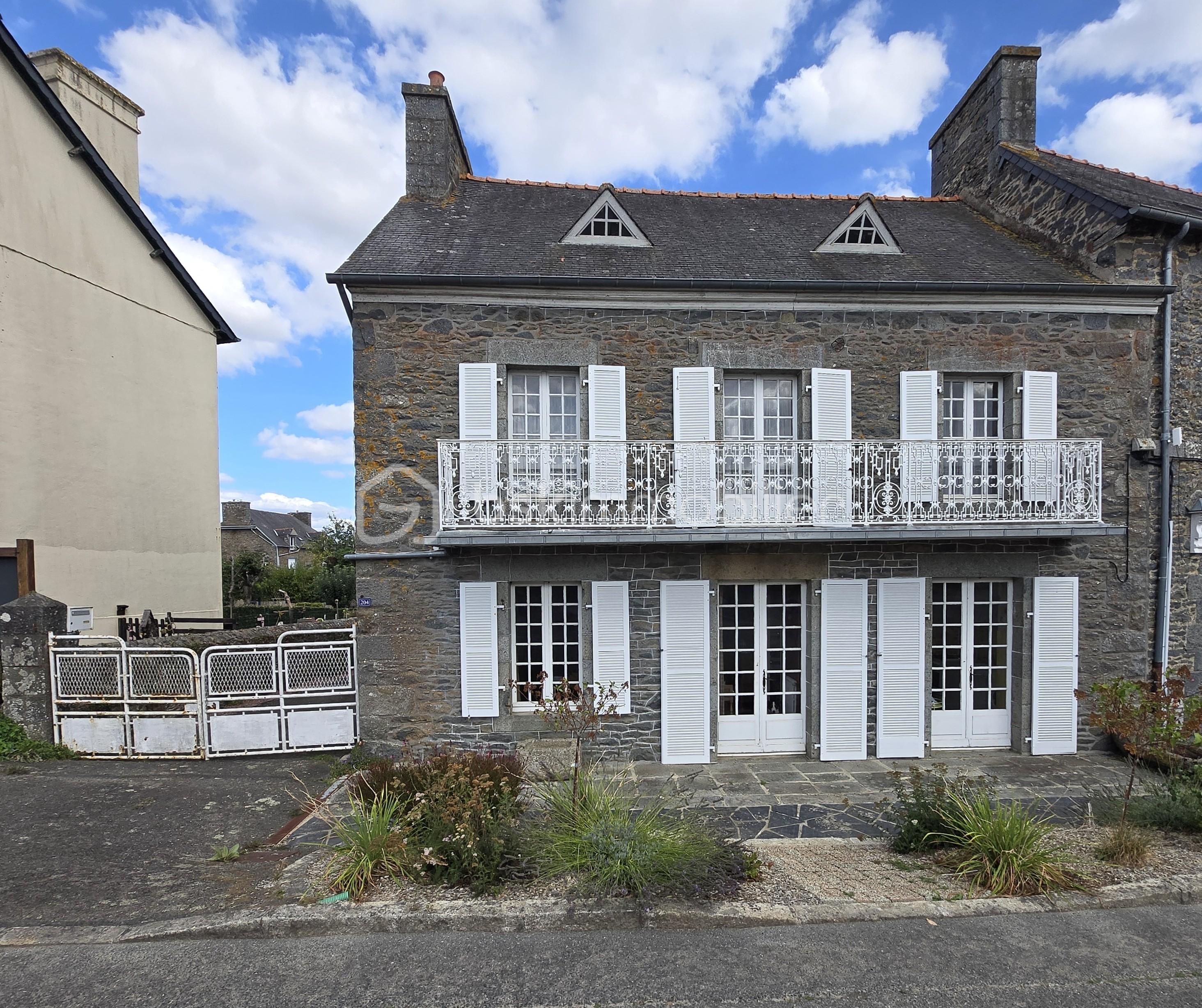 Maison 7 pièces 181 m² · à Le Mené · 181 m² · 146 900 €