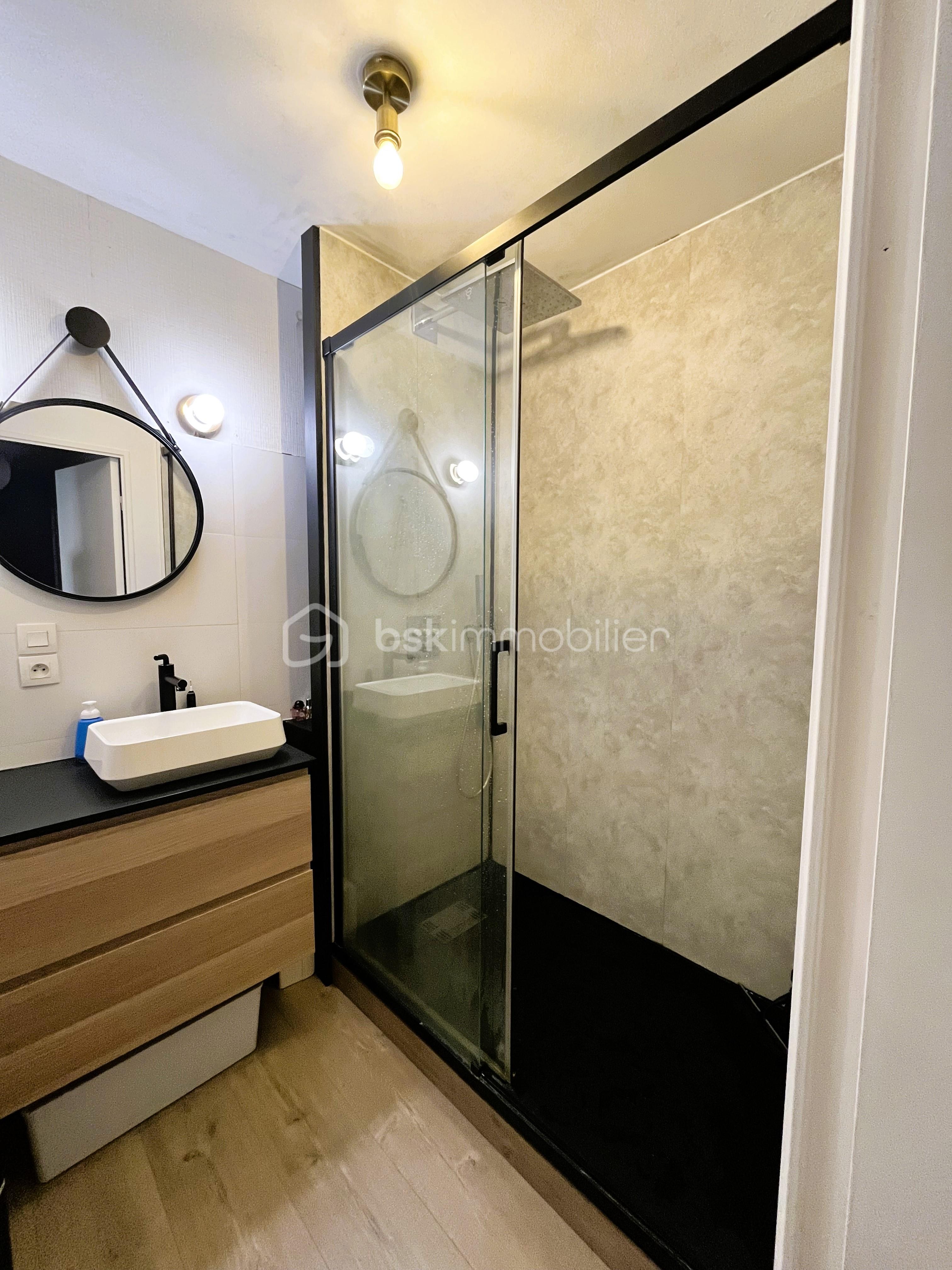 Appartement de 71,40 m² - salle_eau_R.jpg