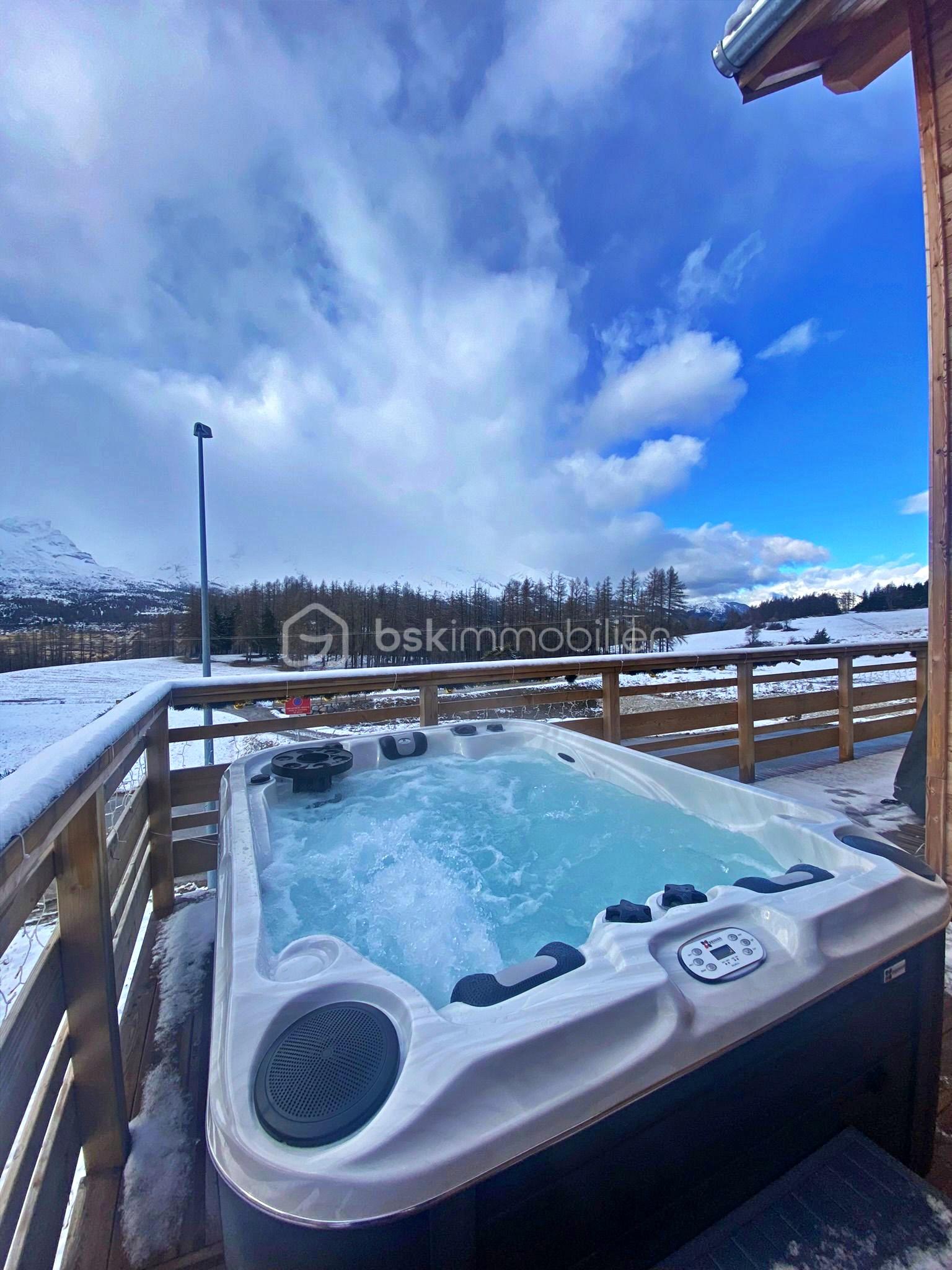 Chalet de 220 m² - 2 Chalet piscine Hautes Alpes Dévoluy.jpg