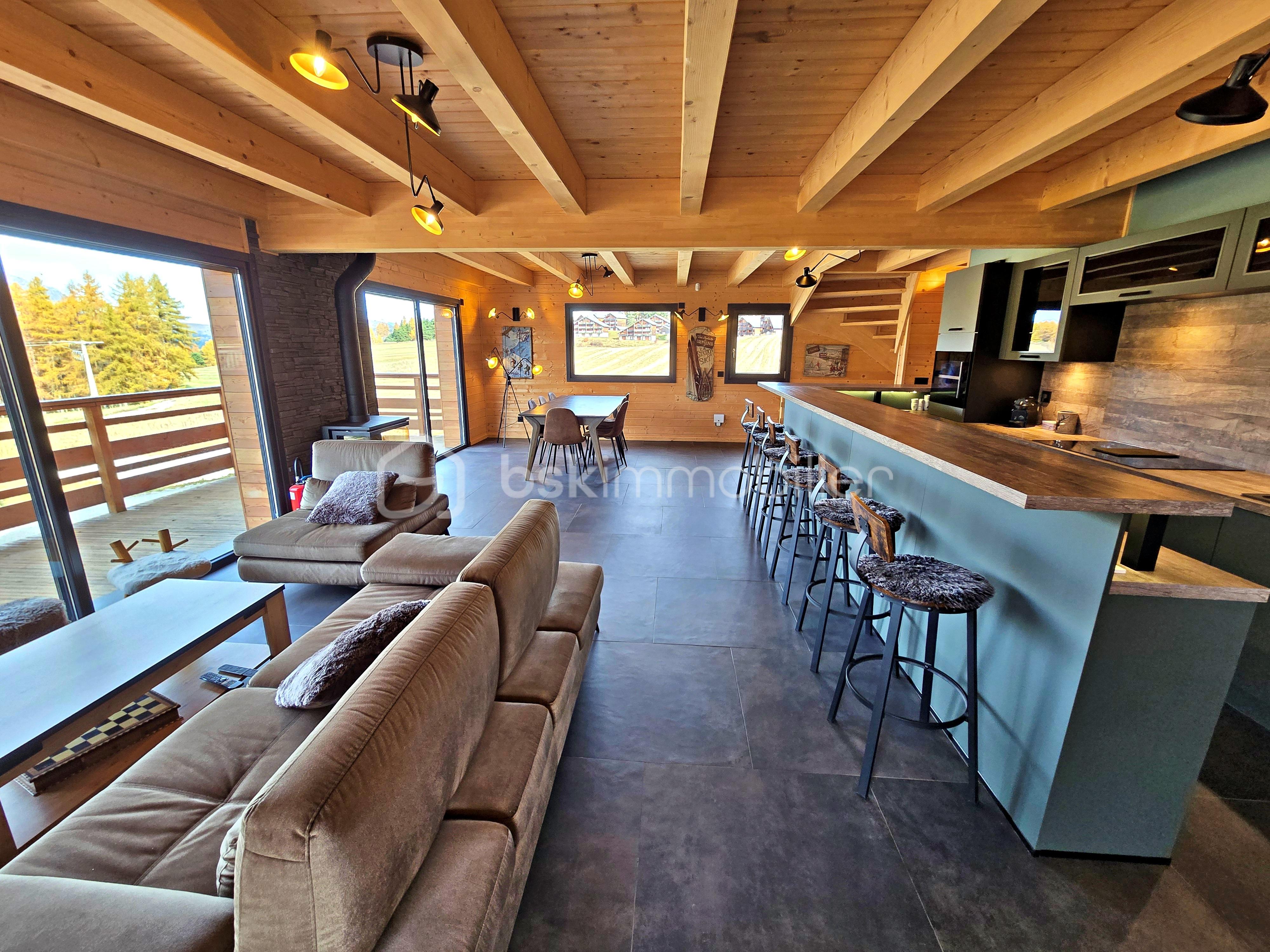 Chalet de 220 m² - 6 Maison de prestige piscine La Joue du Loup Dévoluy.jpg