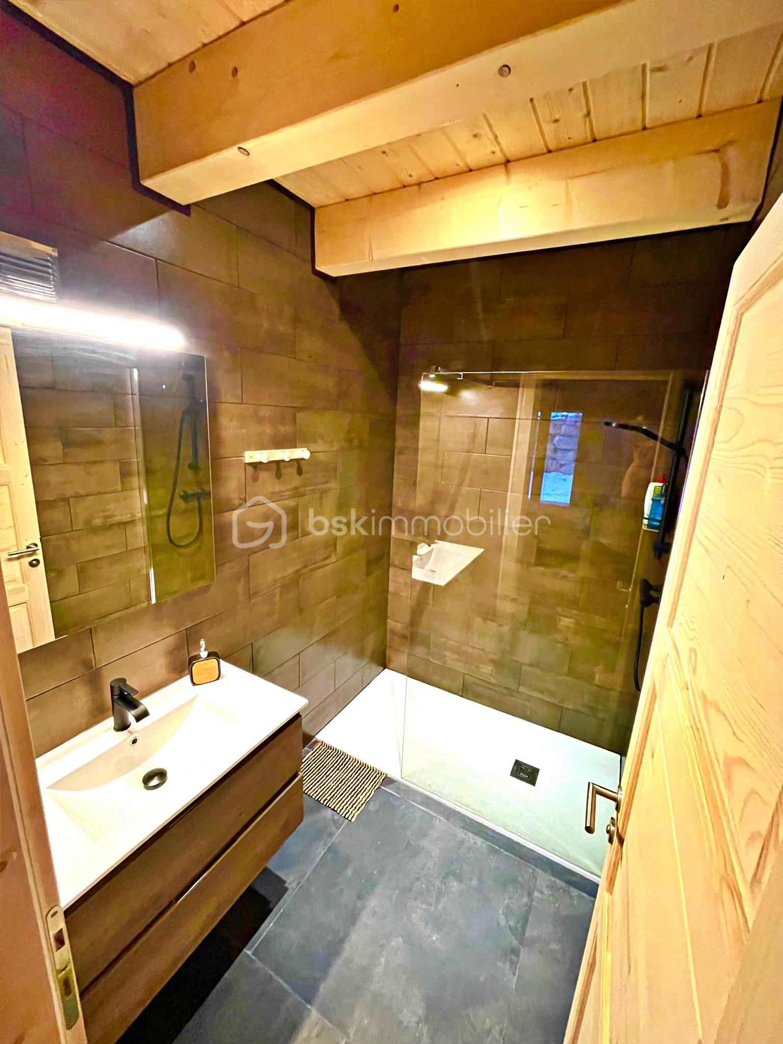 Chalet de 220 m² - 14 Chalet luxe La Joue du Loup.jpg