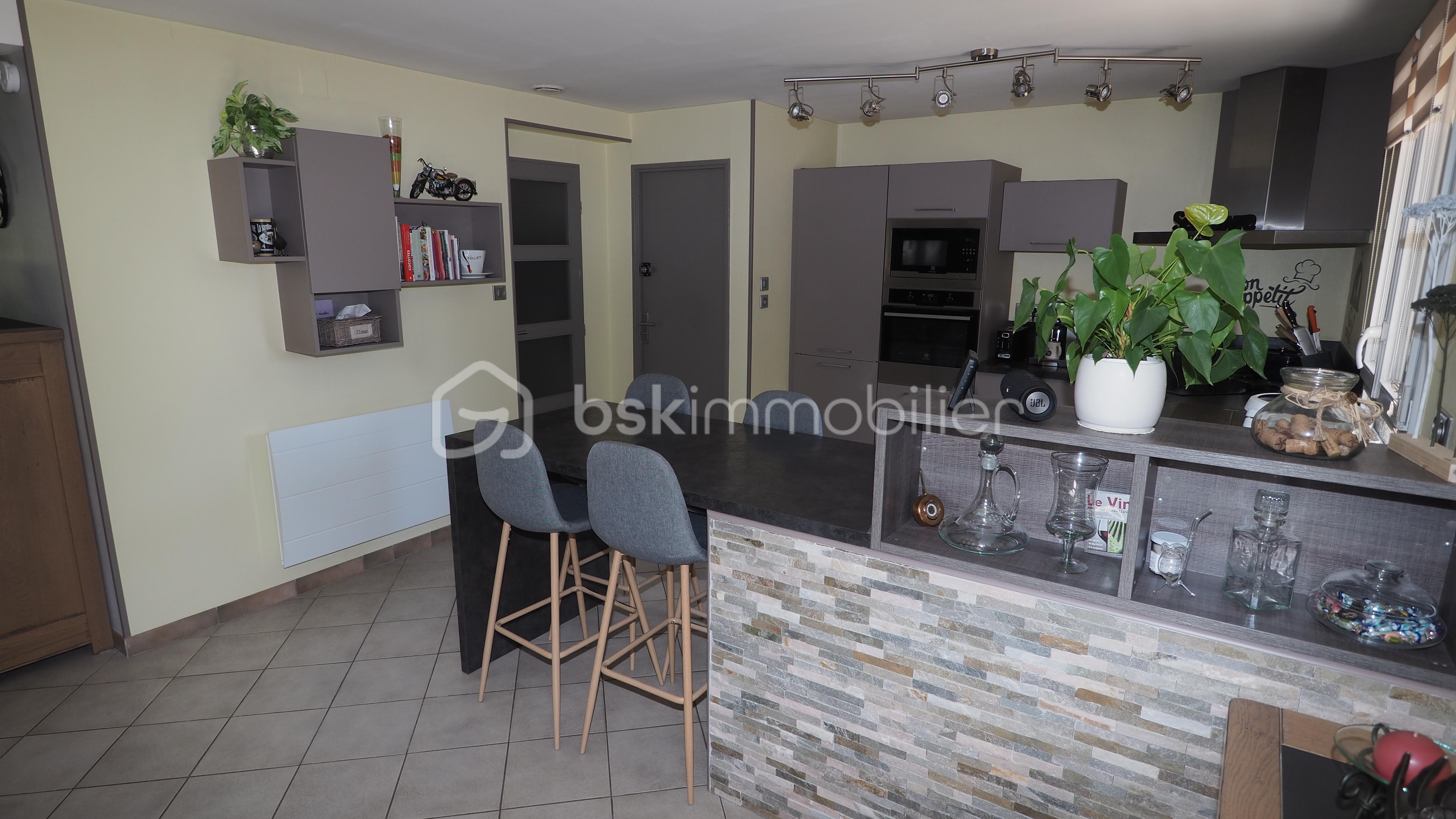 Maison de 106 m² - B6 Cuisine + meuble mural.JPG