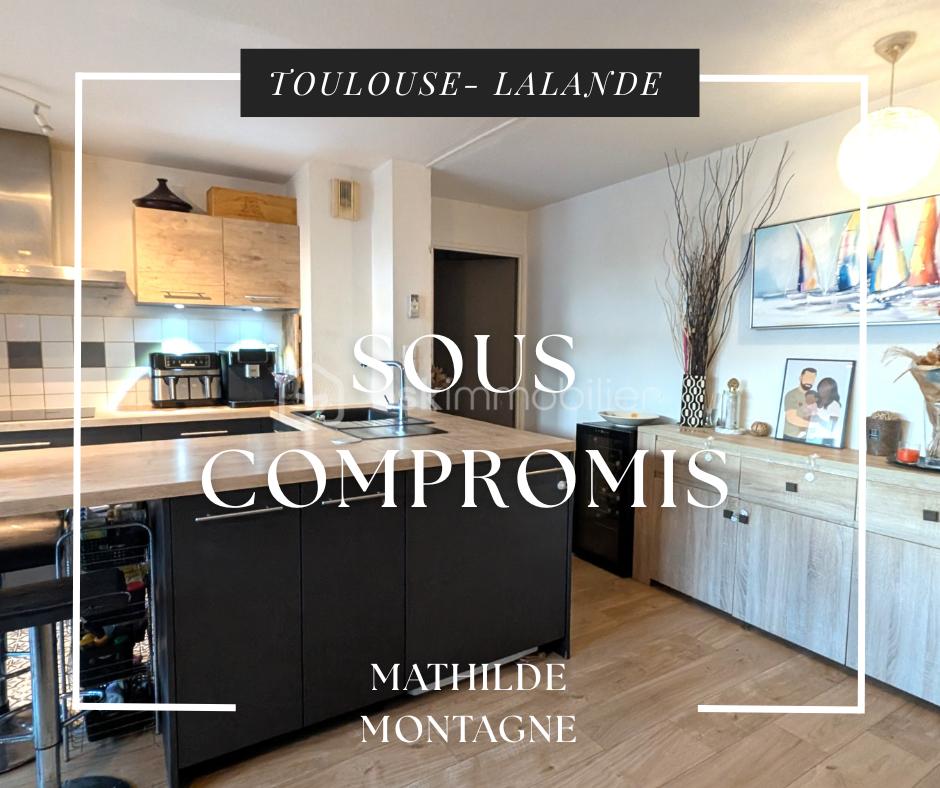 Copie de Copie de White Grey Simple Photo Sold Real Estate Facebook Post (3).png