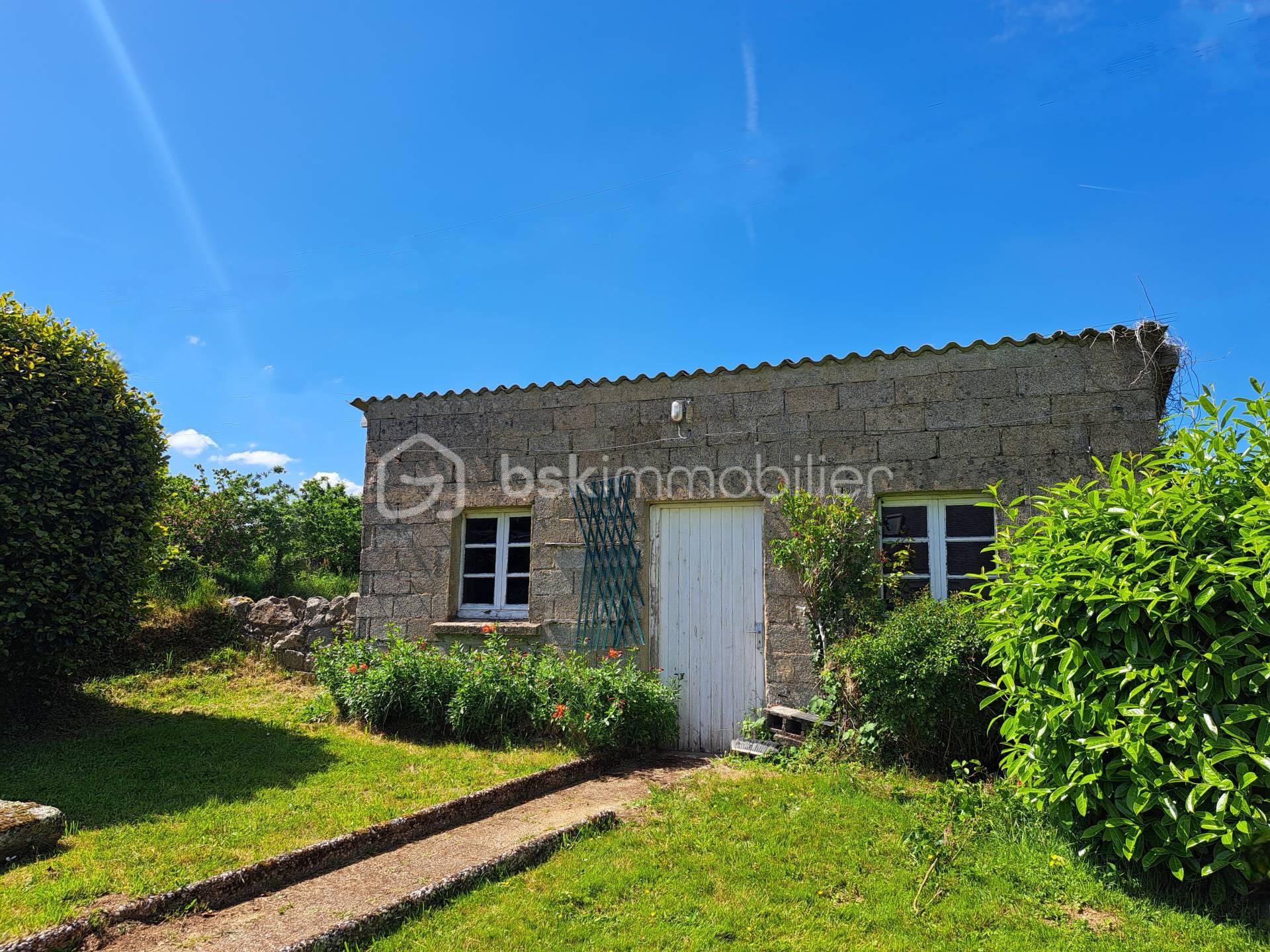 garage côté jardin.jpg