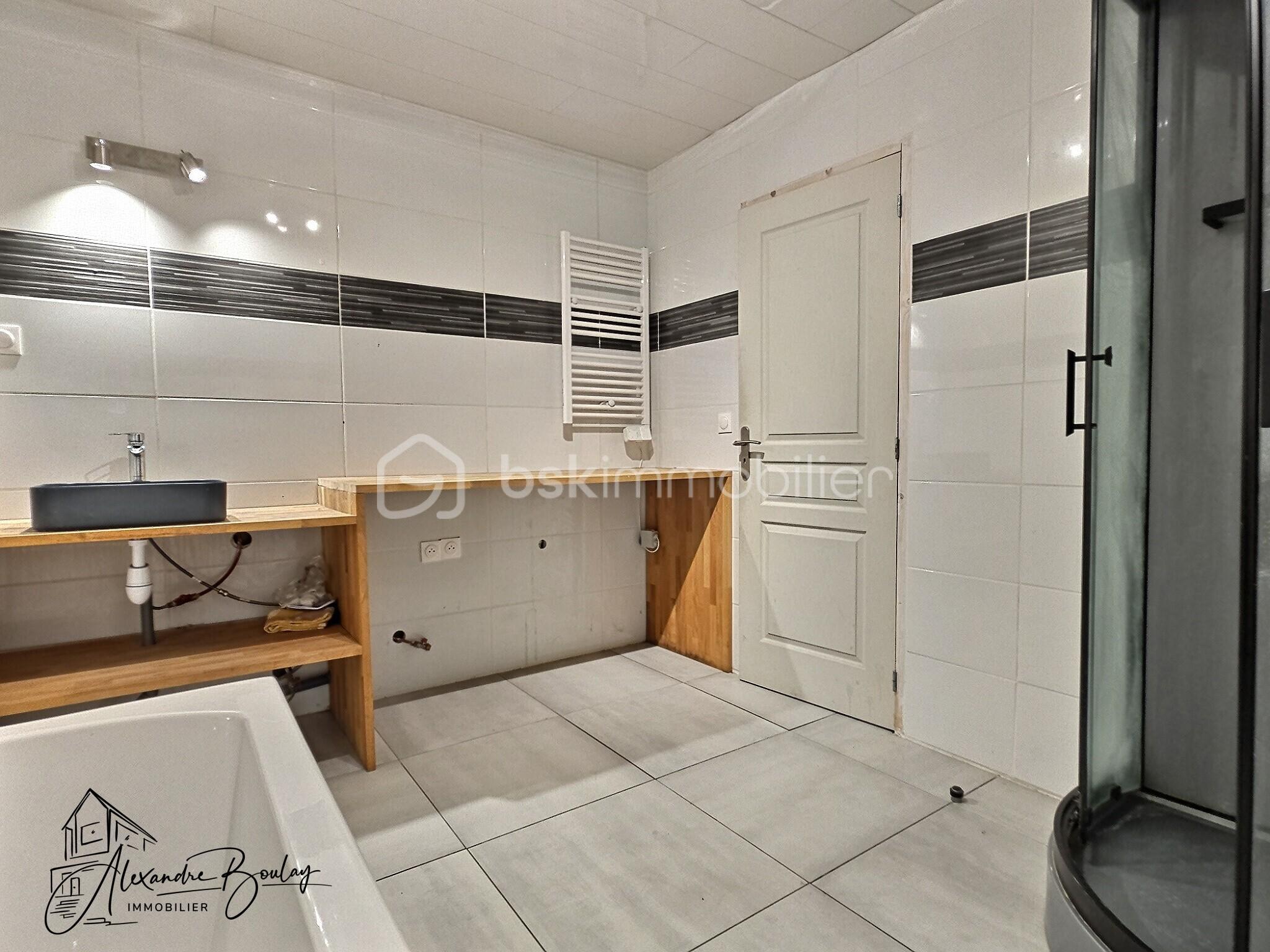 Maison traditionnelle de 137 m² - exposio_133155602.jpg