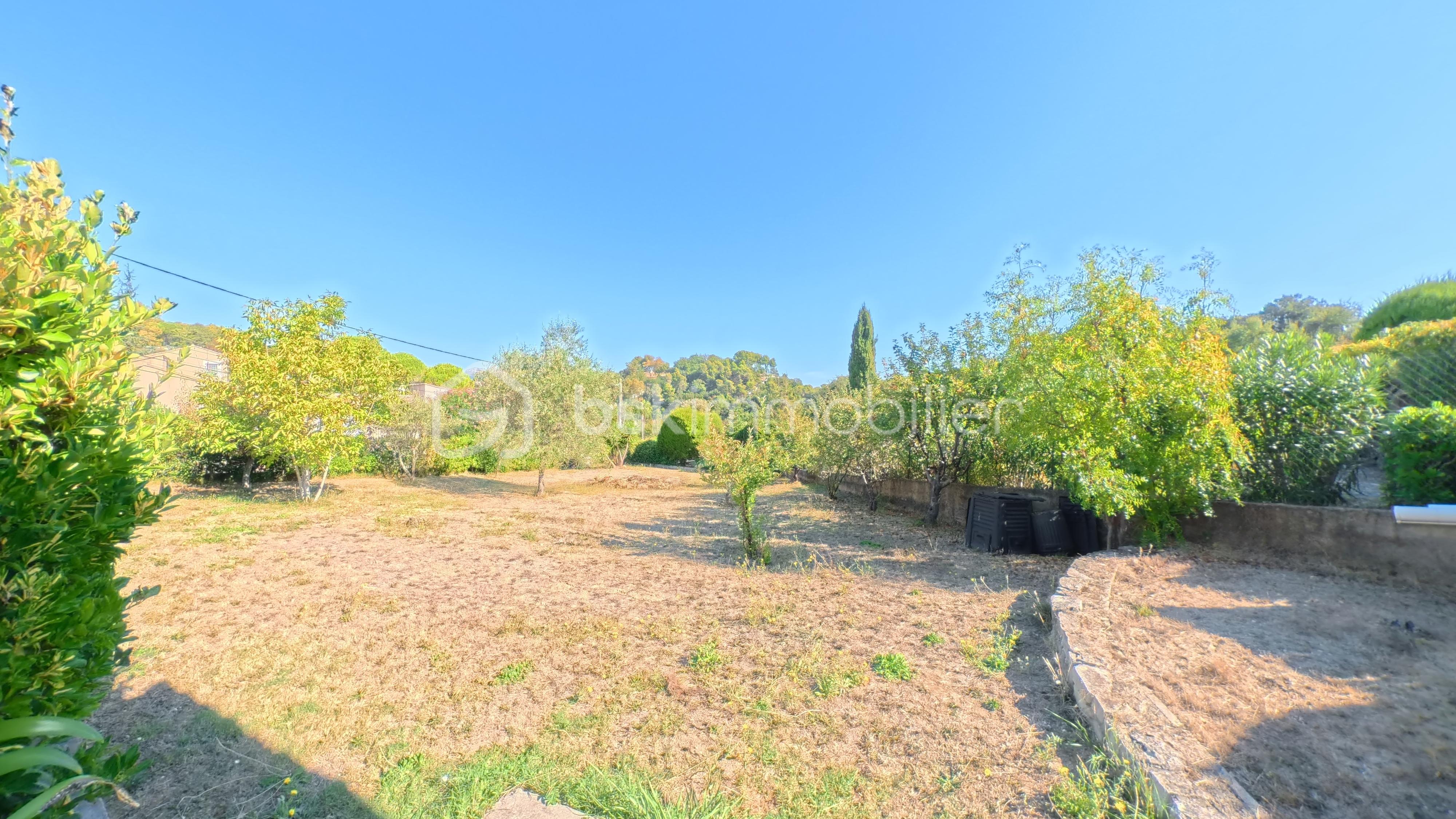 Maison de 180 m² - jardin 1.jpg