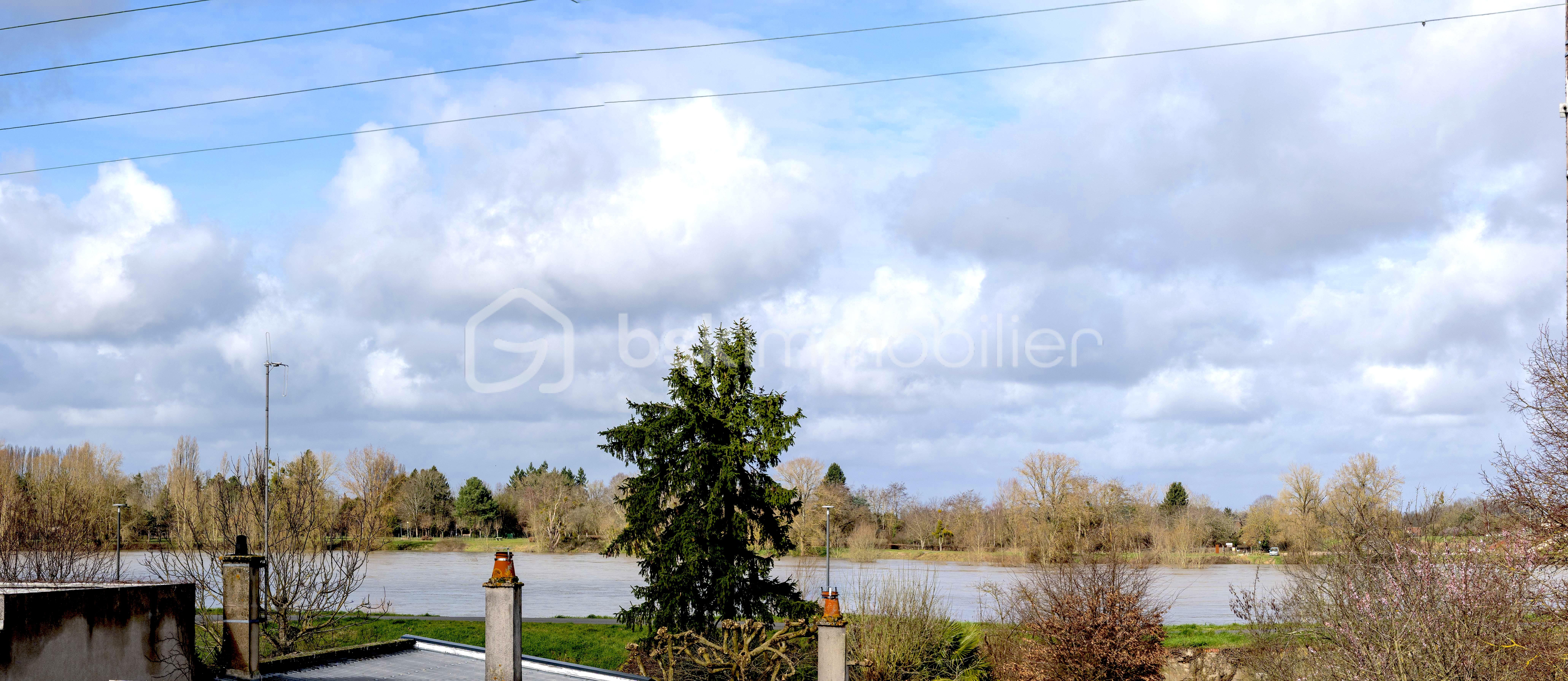 vue sur loire chambre 2.jpg