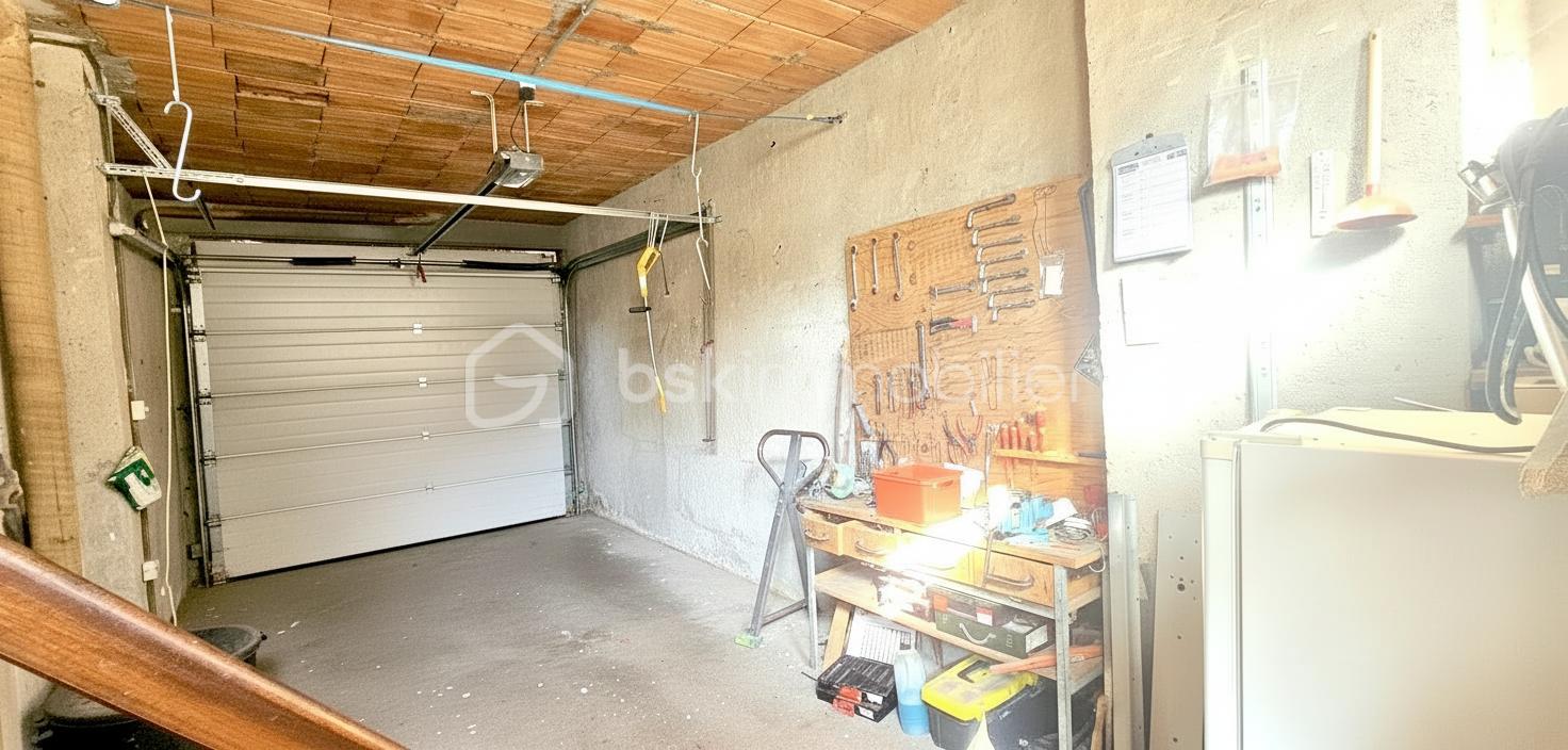 Photo garage Blanchard vidé.jpg