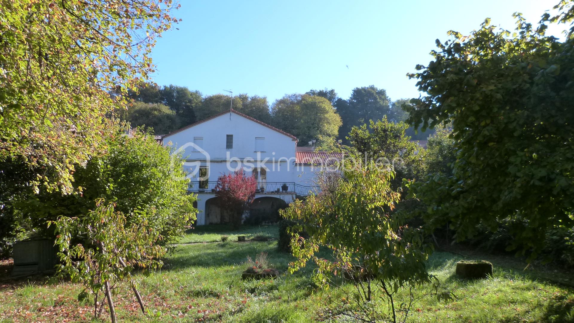 Maison en pierre de 261 m² - P1050610.JPG