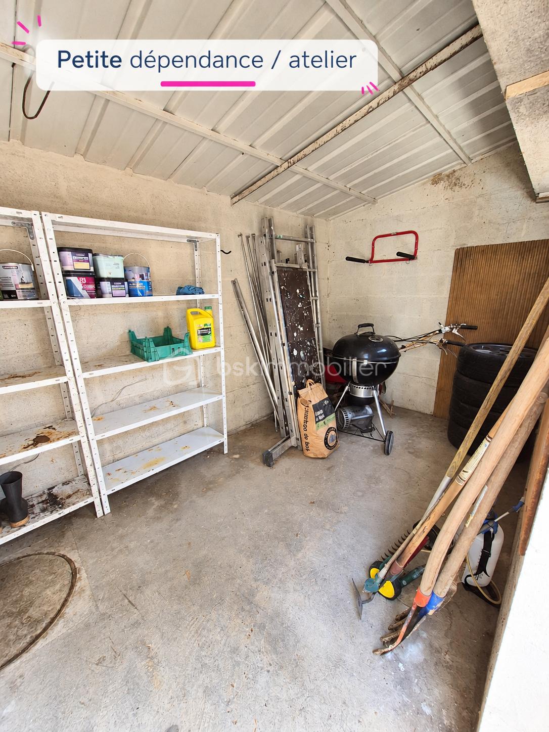 Petite dépendance atelier bien rangée.png