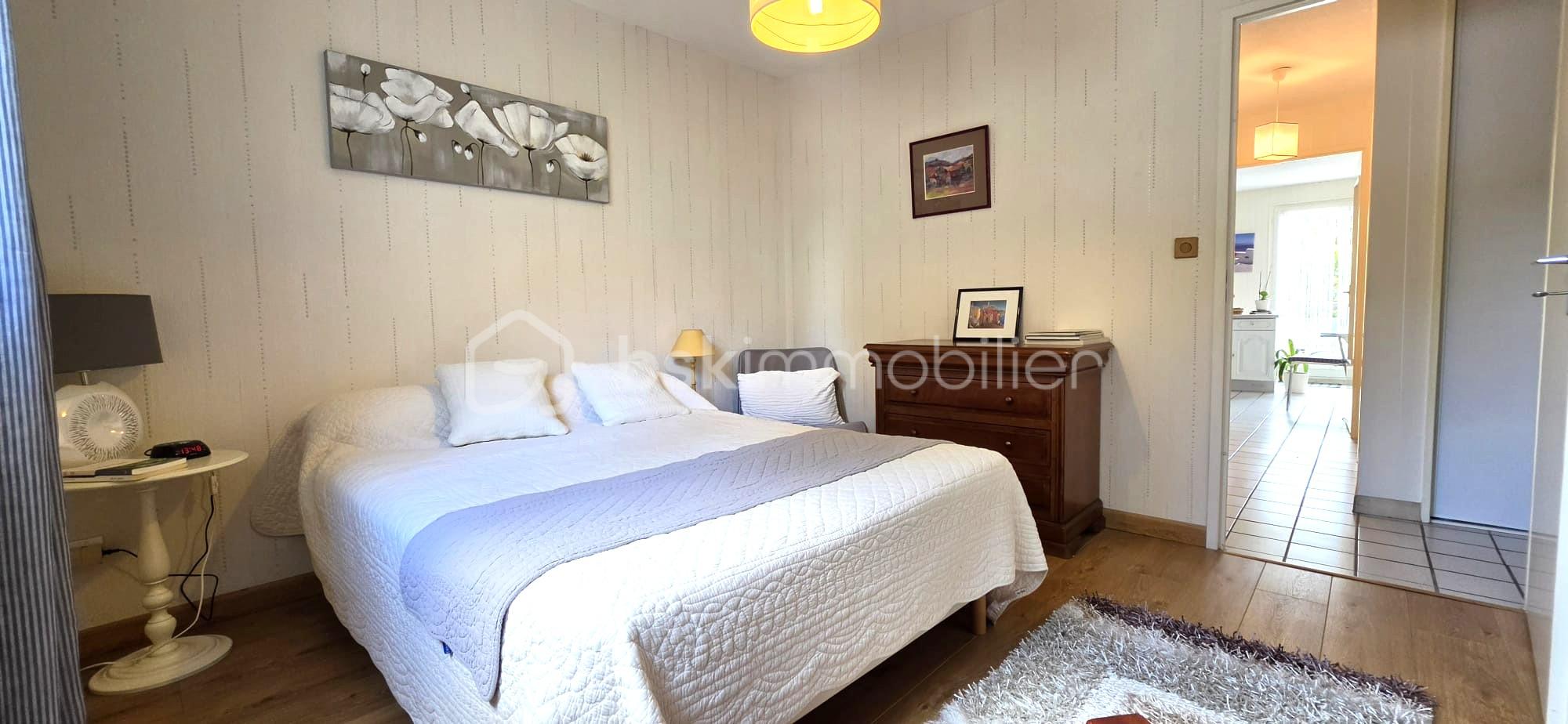 CHAMBRE 1 VUE CUISINE.jpeg