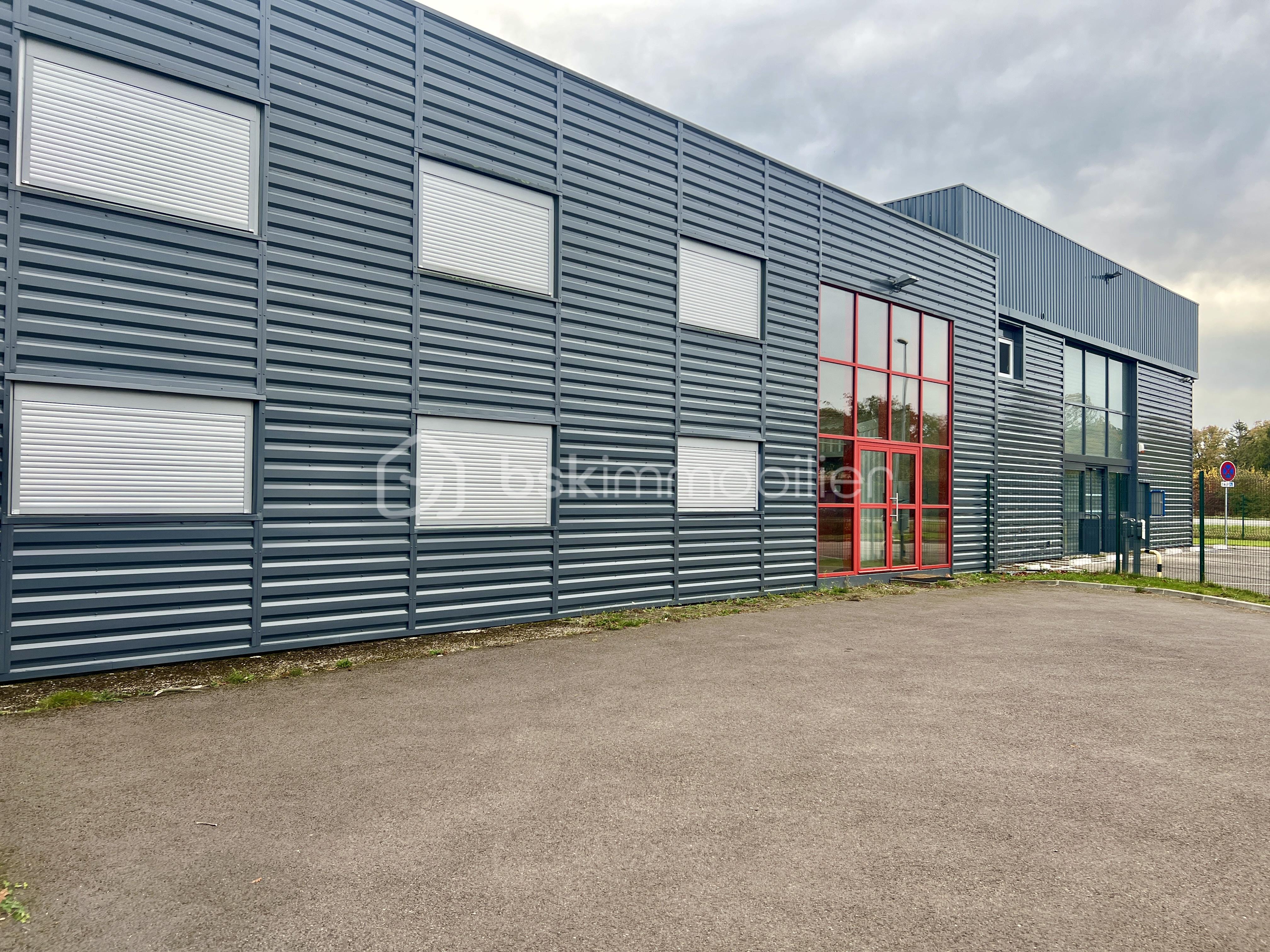 Local commercial de 193 m² Local commercial de 193 m²