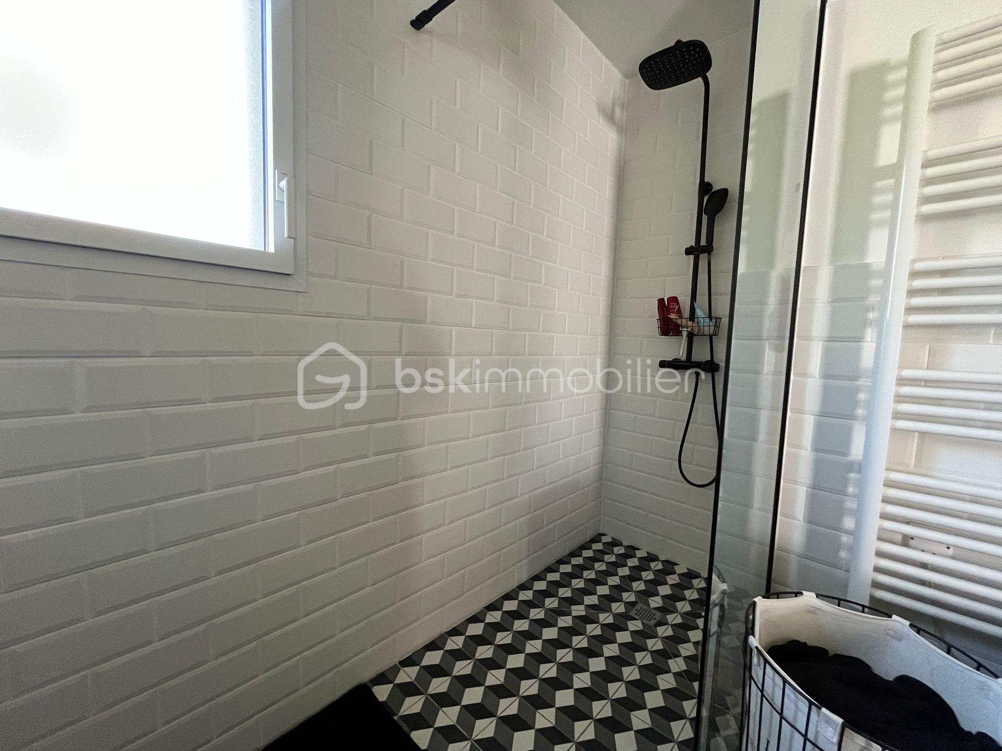 Maison contemporaine de 103 m² - IMG-20251021-WA0067.jpg