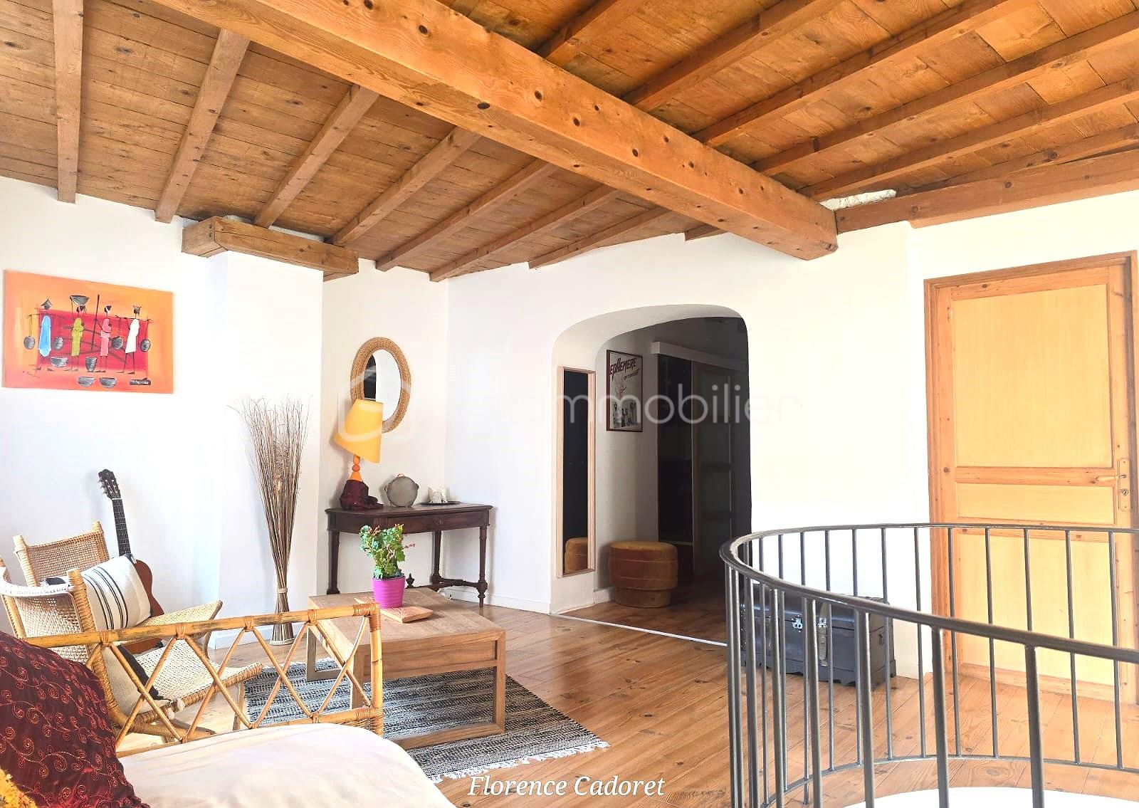 Maison de village de 185 m² - WhatsApp Image 2025-10-14 à 16.07.29_0018efc4.jpg