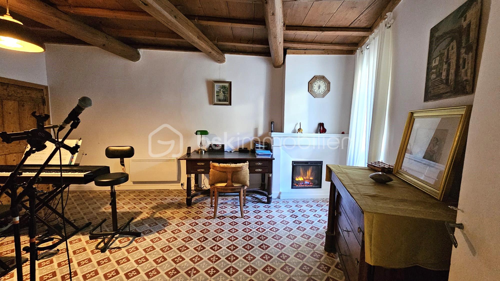 Maison de village de 185 m² - WhatsApp Image 2025-10-15 à 16.52.29_f37a6aeb.jpg